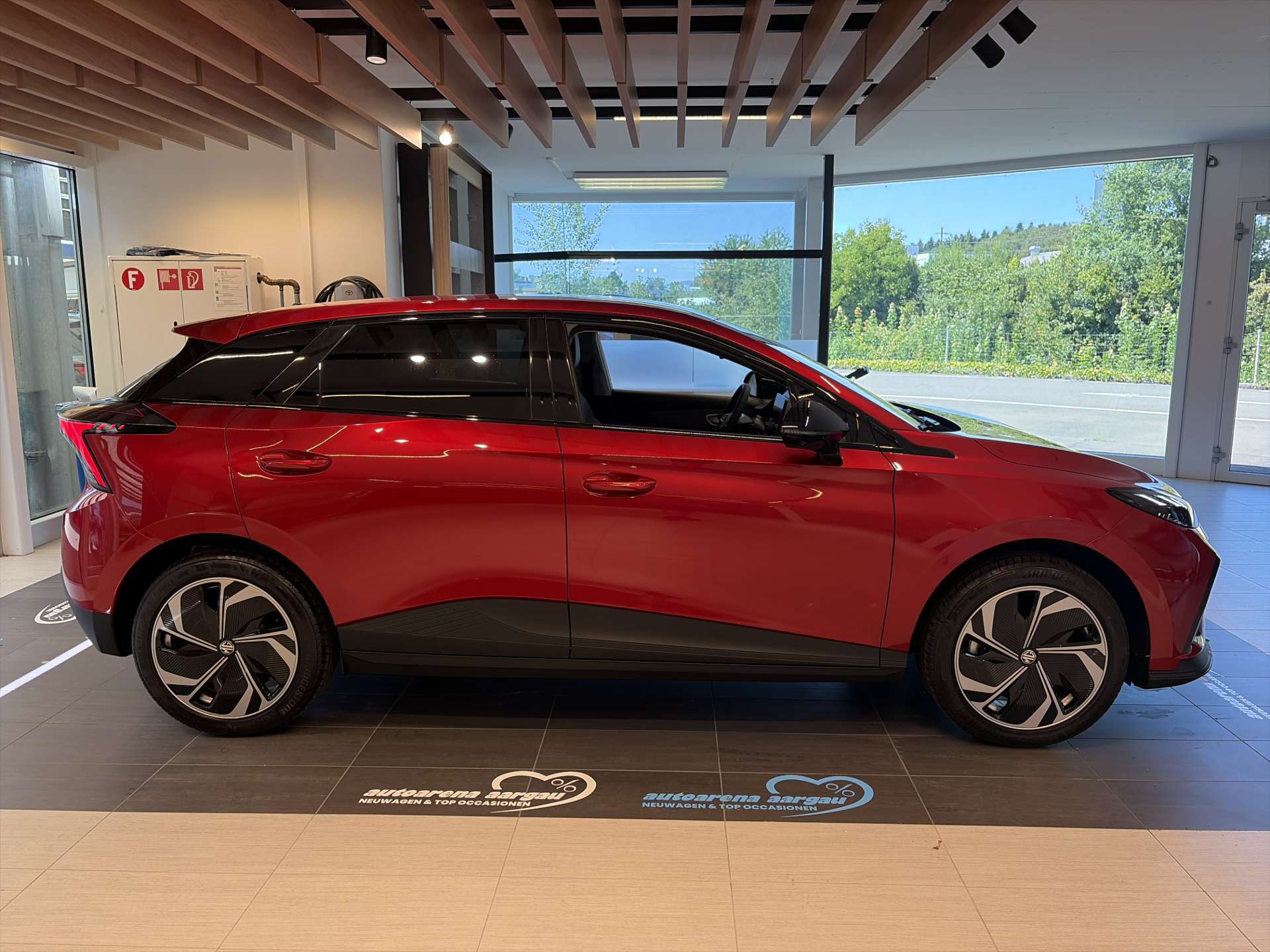 MG 4 EV 64kWh Premium Facelift Automat-image-13