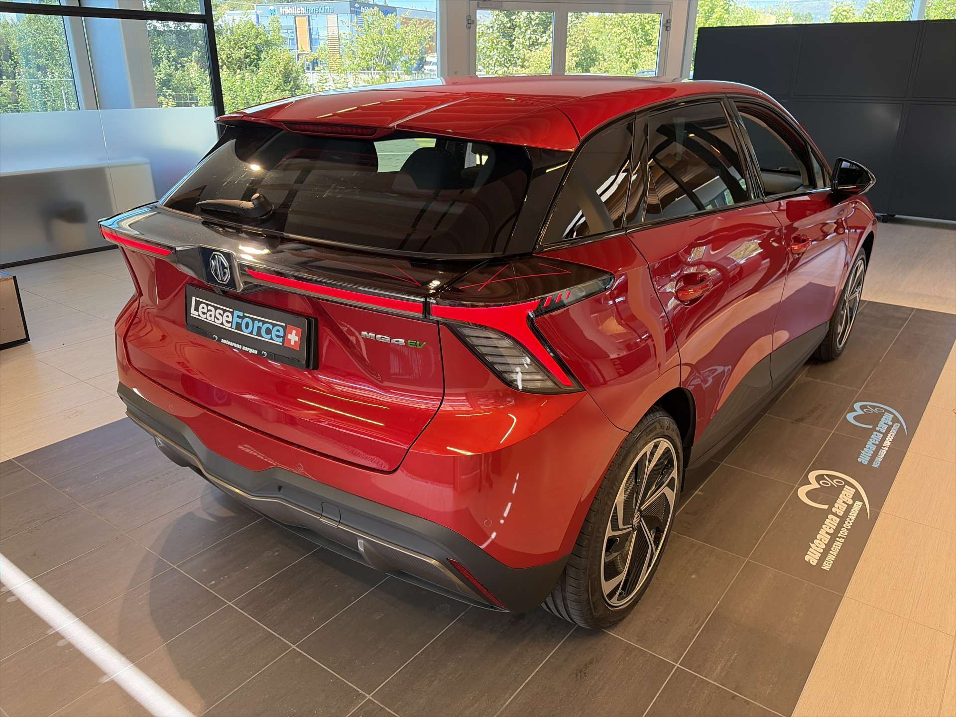 MG 4 EV 64kWh Premium Facelift Automat-image-2