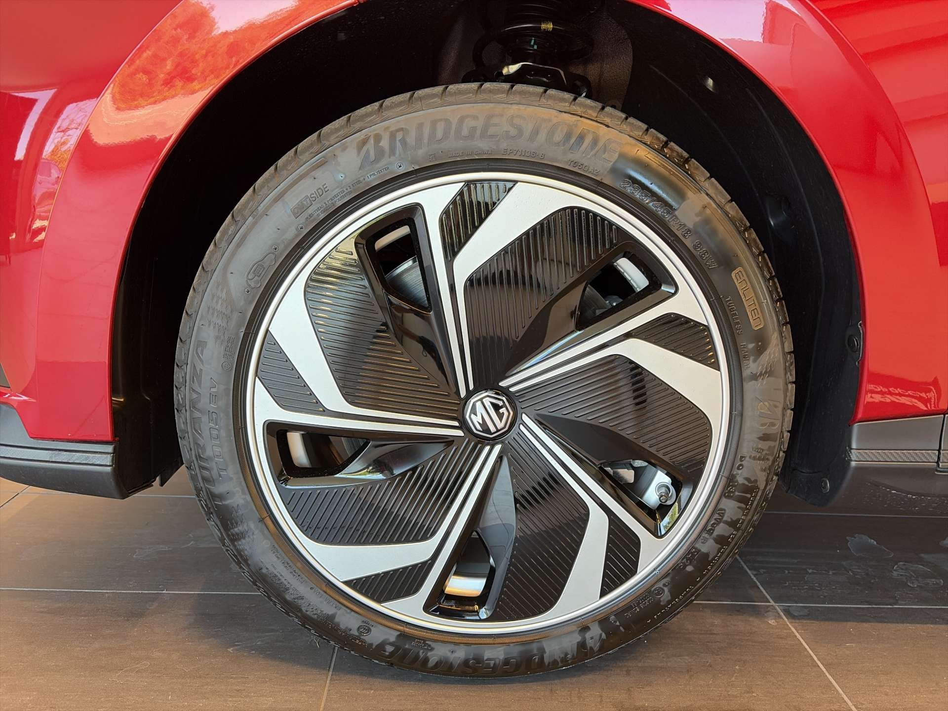 MG 4 EV 64kWh Premium Facelift Automat-image-8