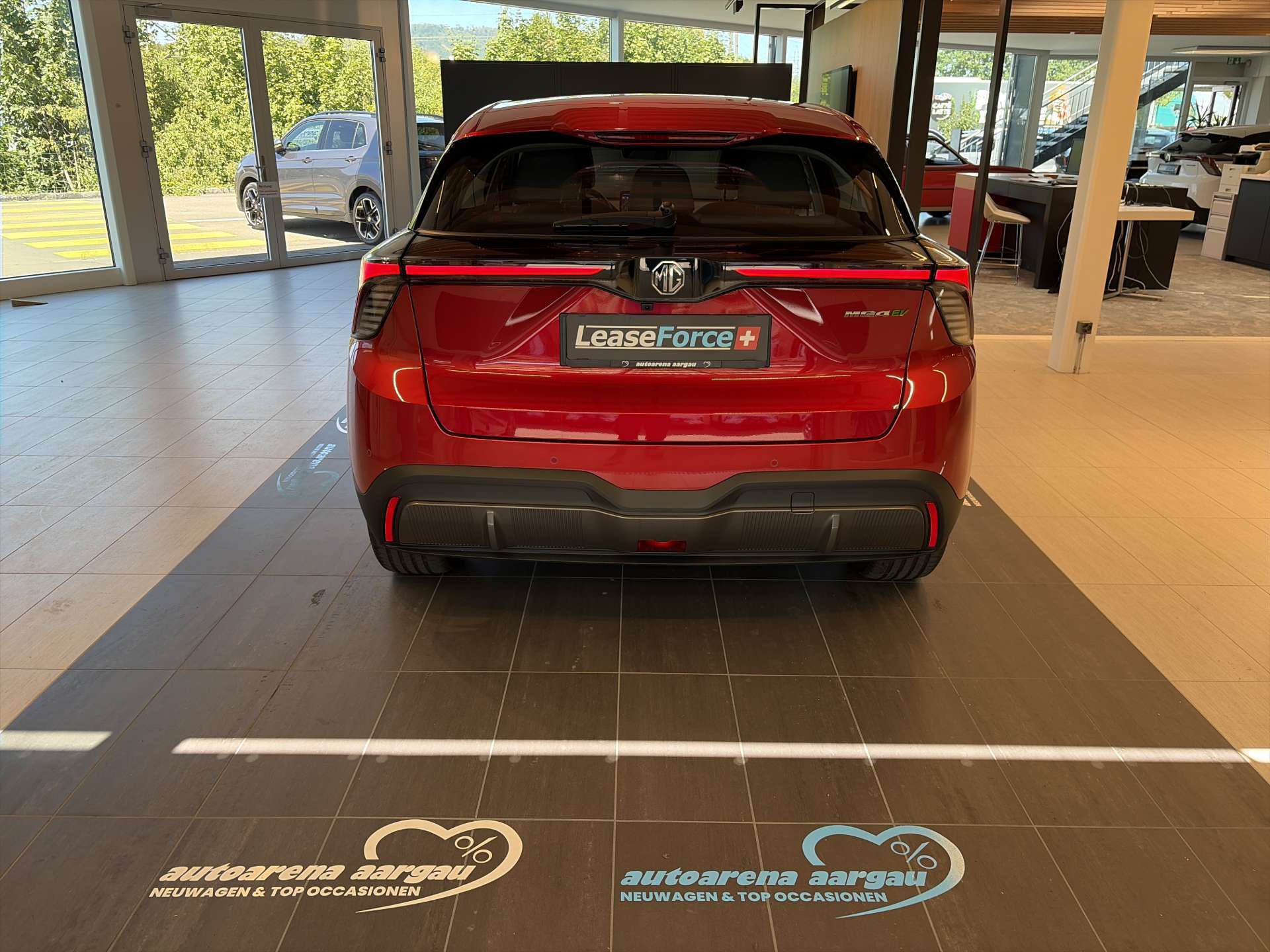MG 4 EV 64kWh Premium Facelift Automat-image-12