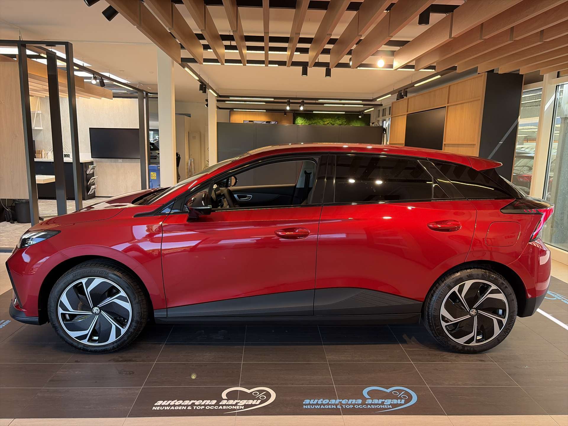 MG 4 EV 64kWh Premium Facelift Automat-image-11