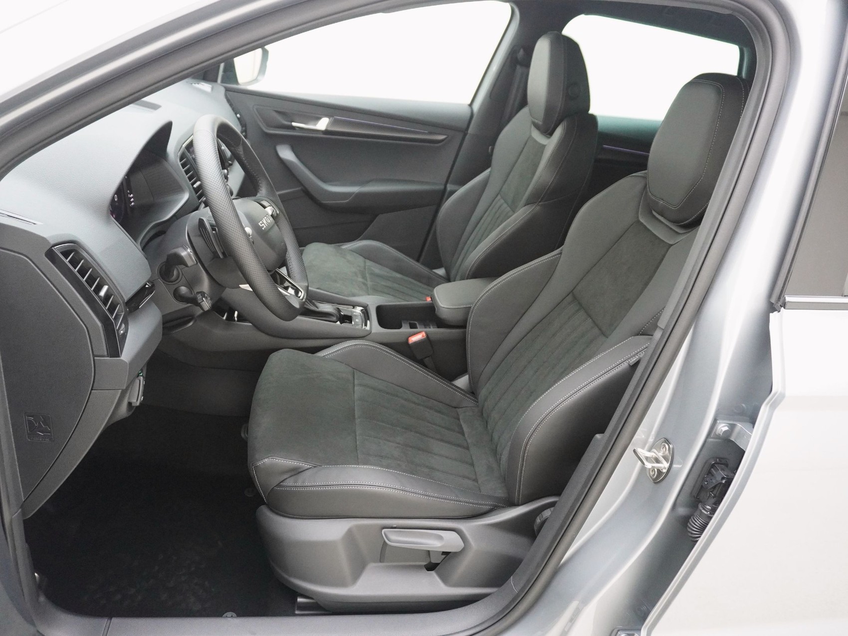 SKODA Karoq 2.0 TSI SportLine DSG 4x4-image-12
