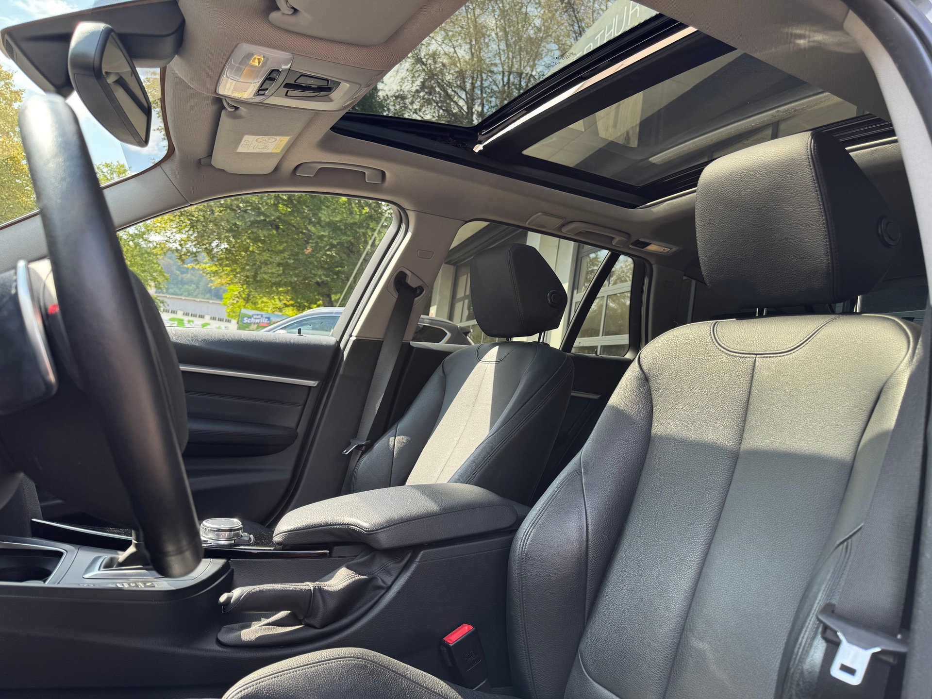 BMW 340i xDrive Touring Sport Line Steptronic-image-8