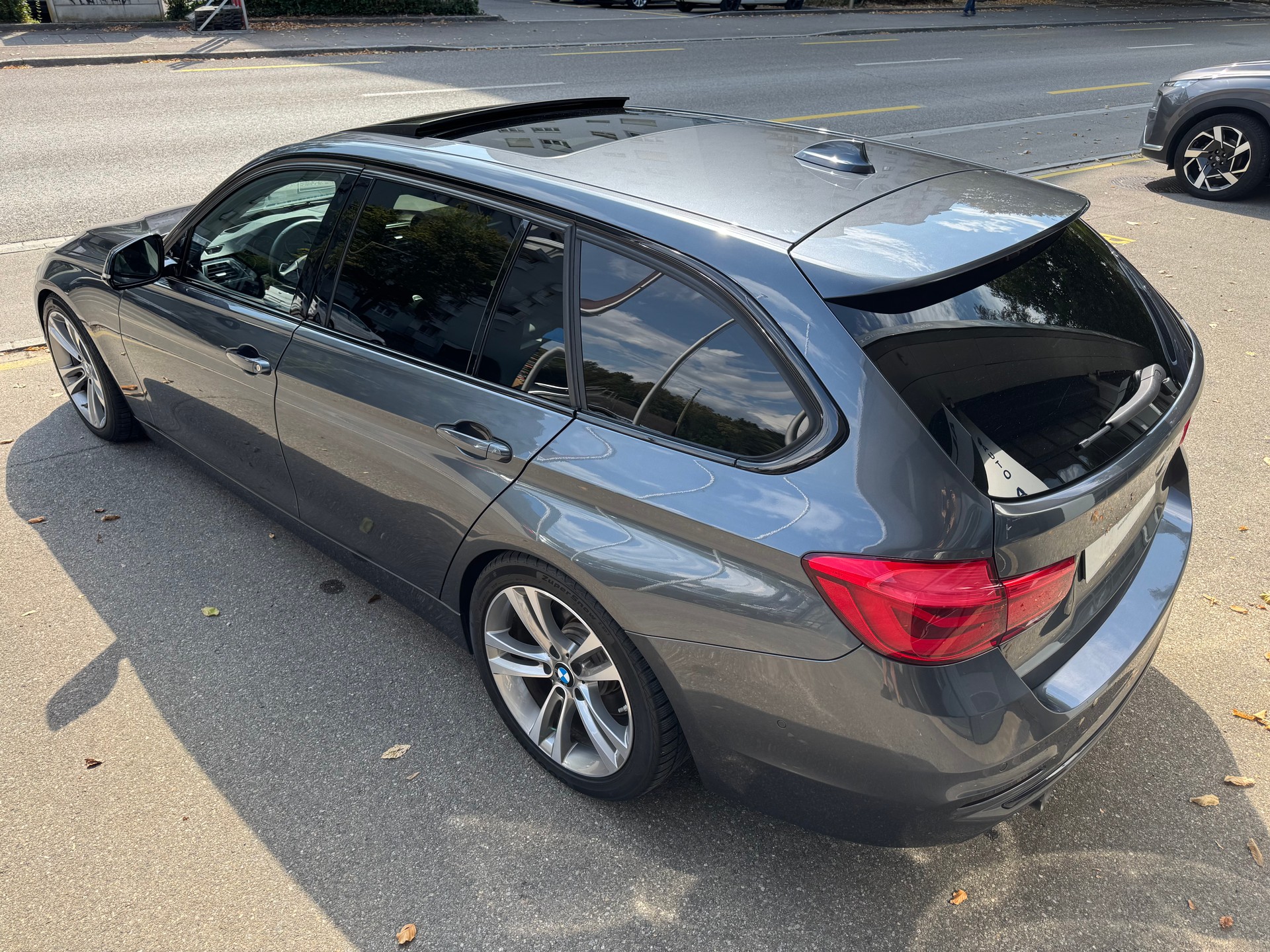 BMW 340i xDrive Touring Sport Line Steptronic-image-4