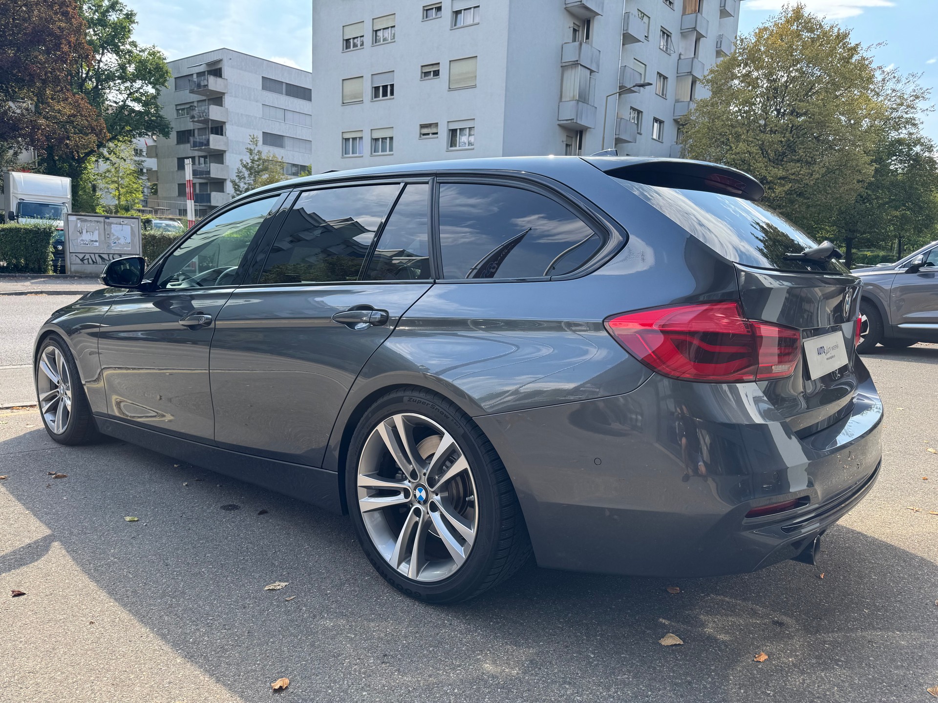 BMW 340i xDrive Touring Sport Line Steptronic-image-5