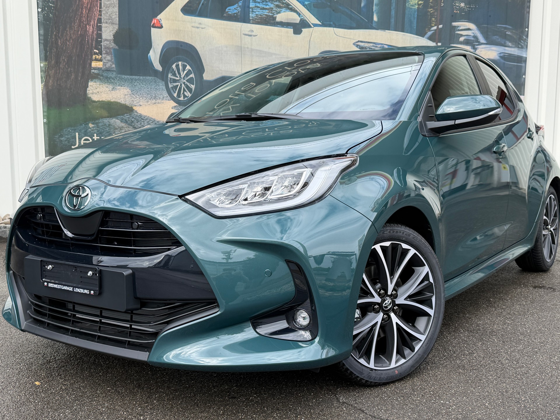 TOYOTA Yaris 1.5 Trend e-CVT-image-0
