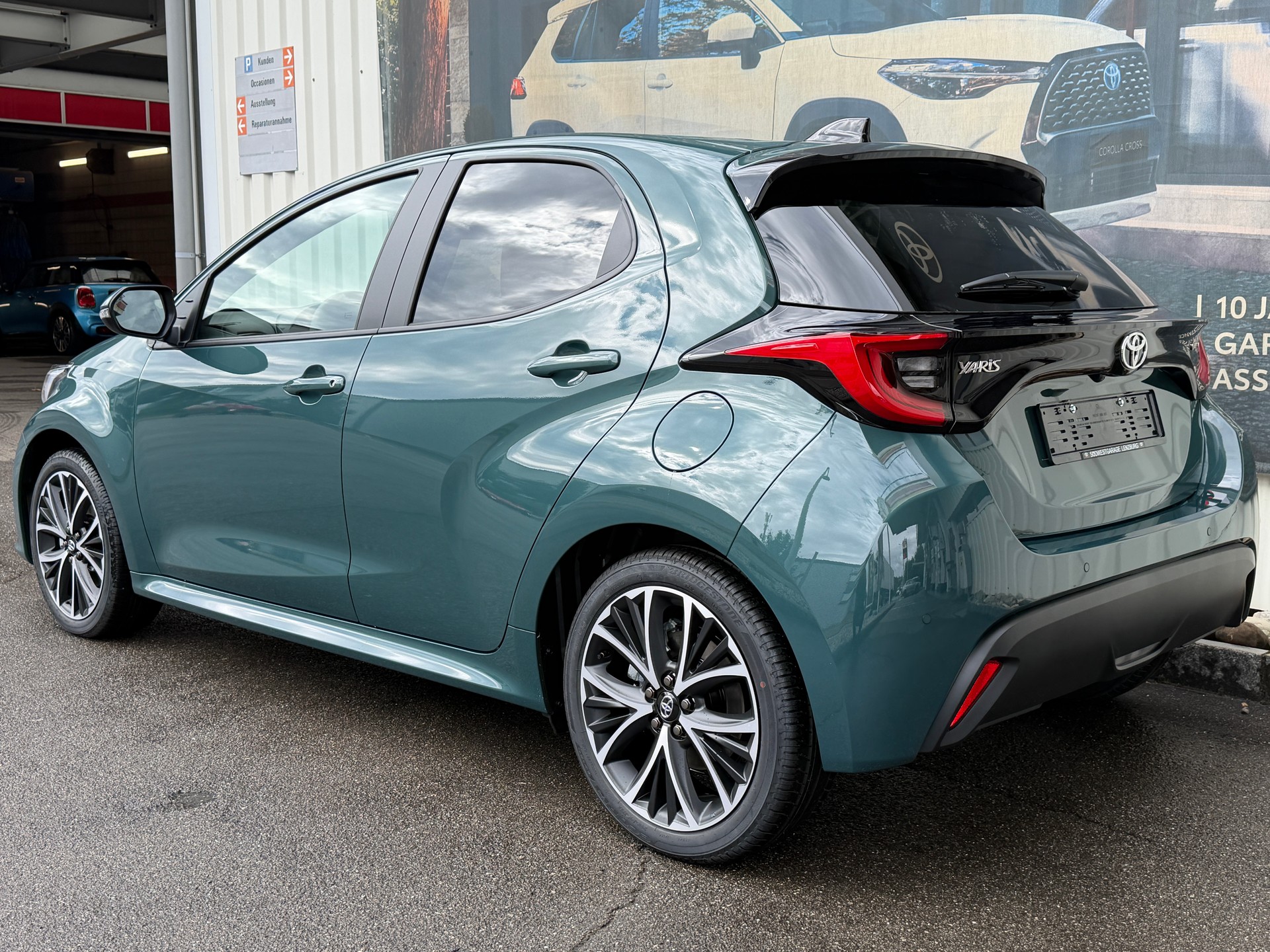 TOYOTA Yaris 1.5 Trend e-CVT-image-4