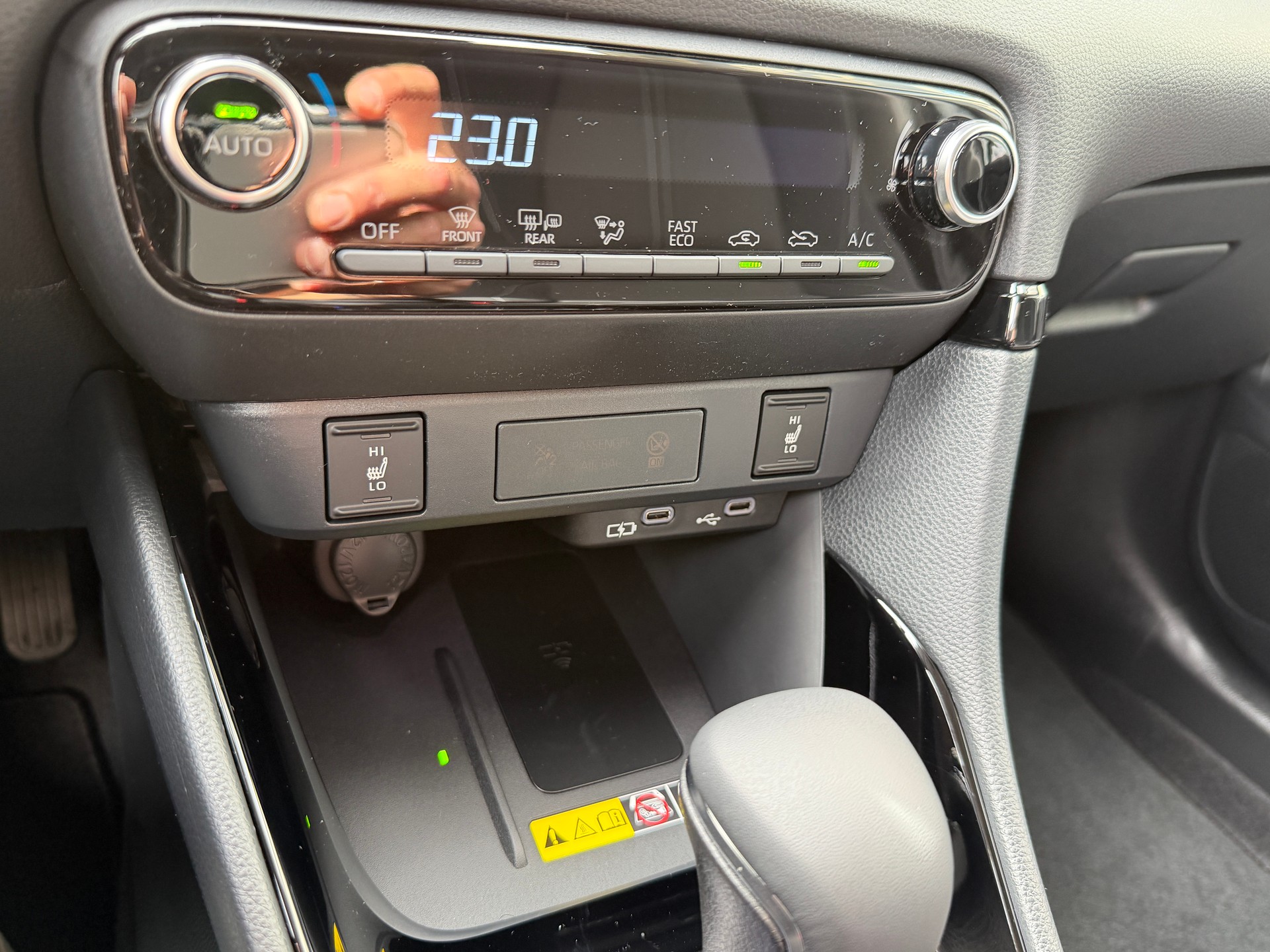 TOYOTA Yaris 1.5 Trend e-CVT-image-18