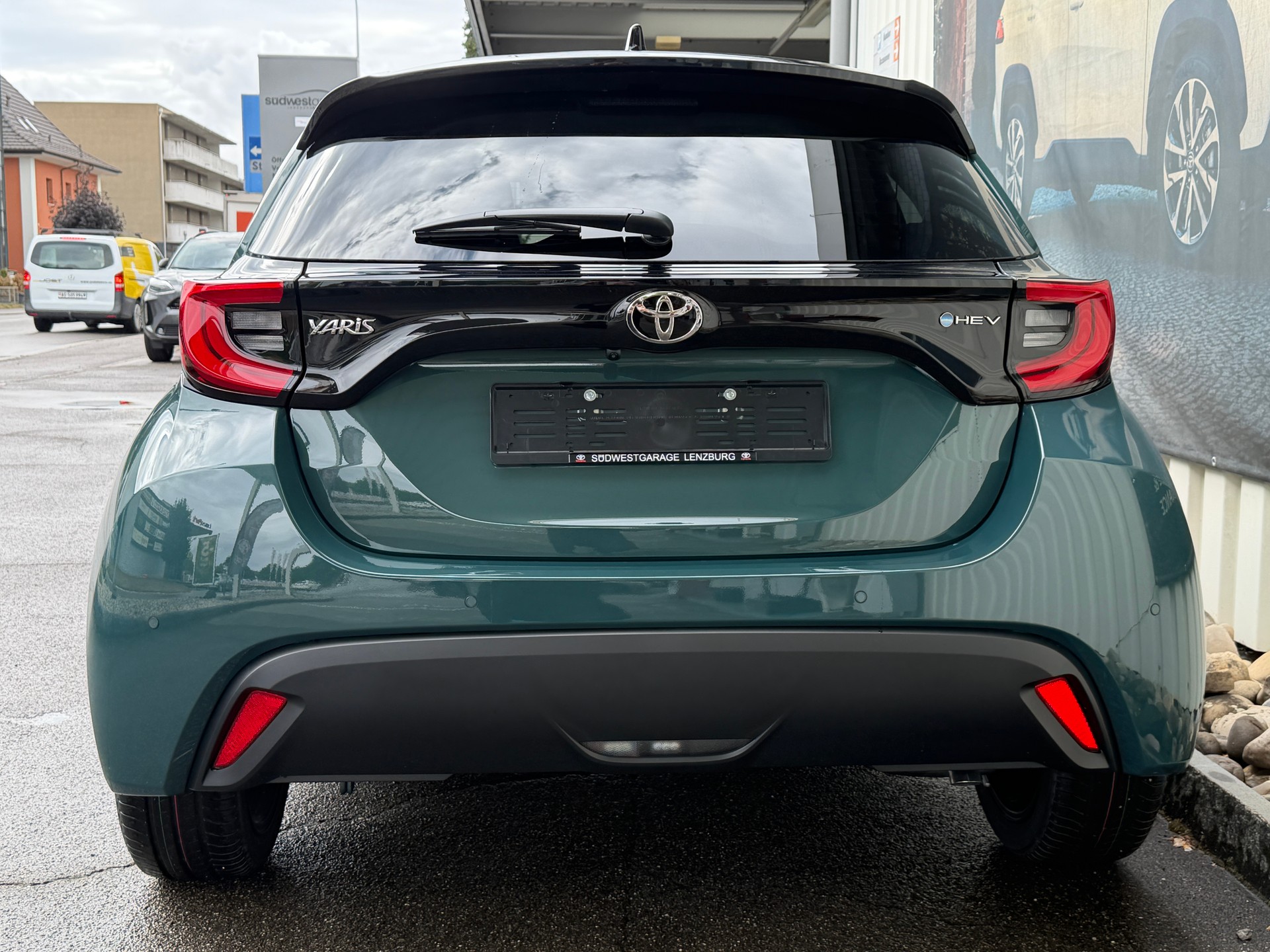 TOYOTA Yaris 1.5 Trend e-CVT-image-5