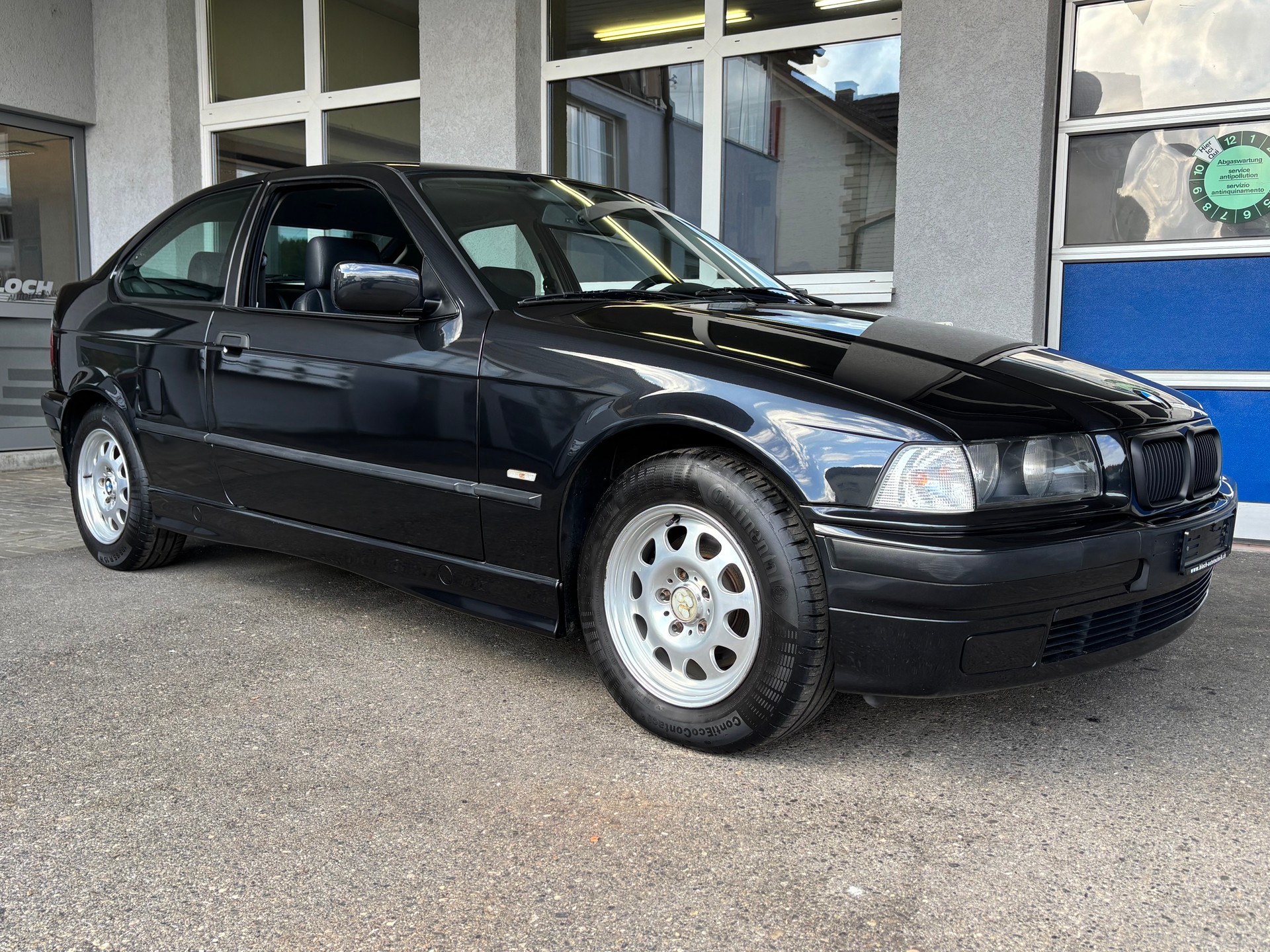 BMW 316i Compact Exclusiv - 1. Hand Leder Klima BMW-Scheckheft Liehaberstück-image-1