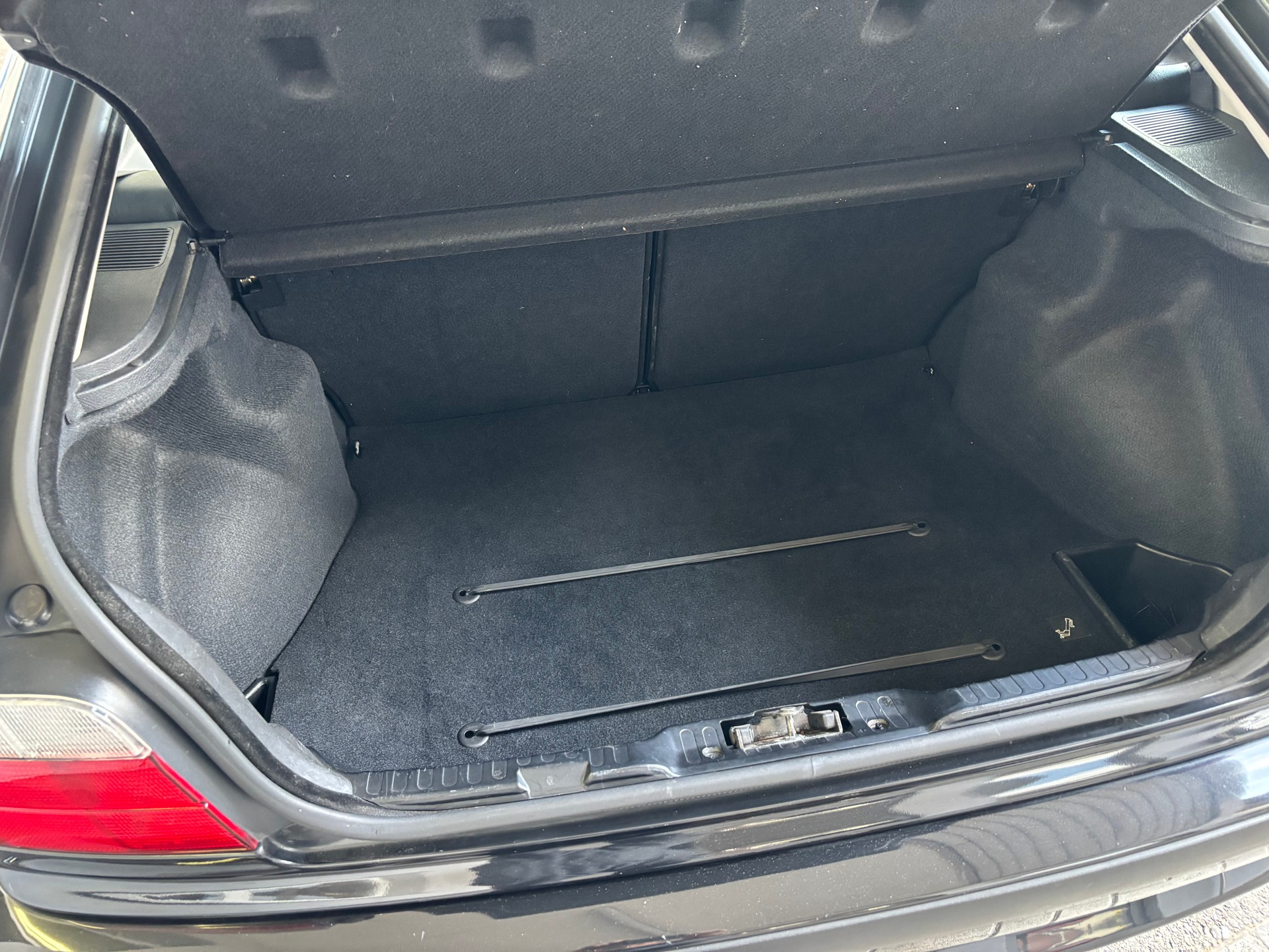 BMW 316i Compact Exclusiv - 1. Hand Leder Klima BMW-Scheckheft Liehaberstück-image-10