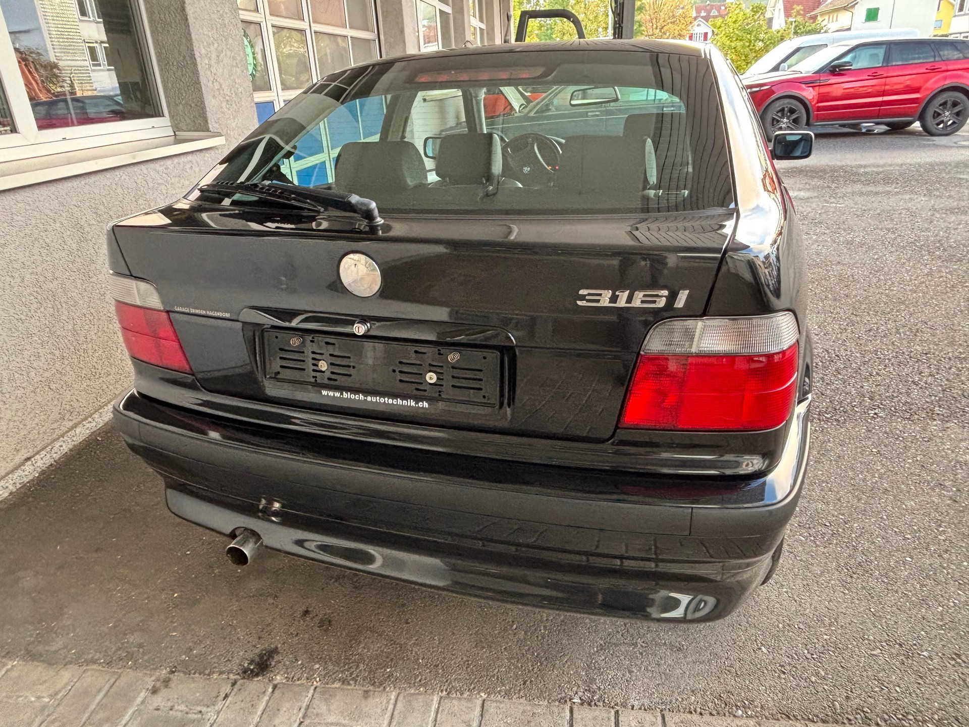 BMW 316i Compact Exclusiv - 1. Hand Leder Klima BMW-Scheckheft Liehaberstück-image-5
