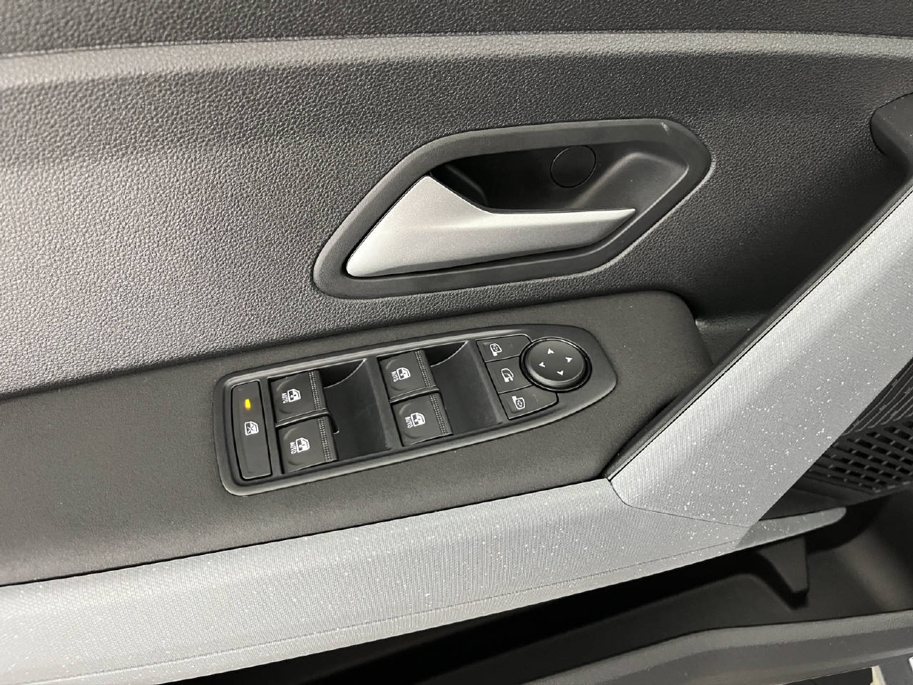 DACIA Bigster 1.2 Hybrid Journey 4WD-image-13