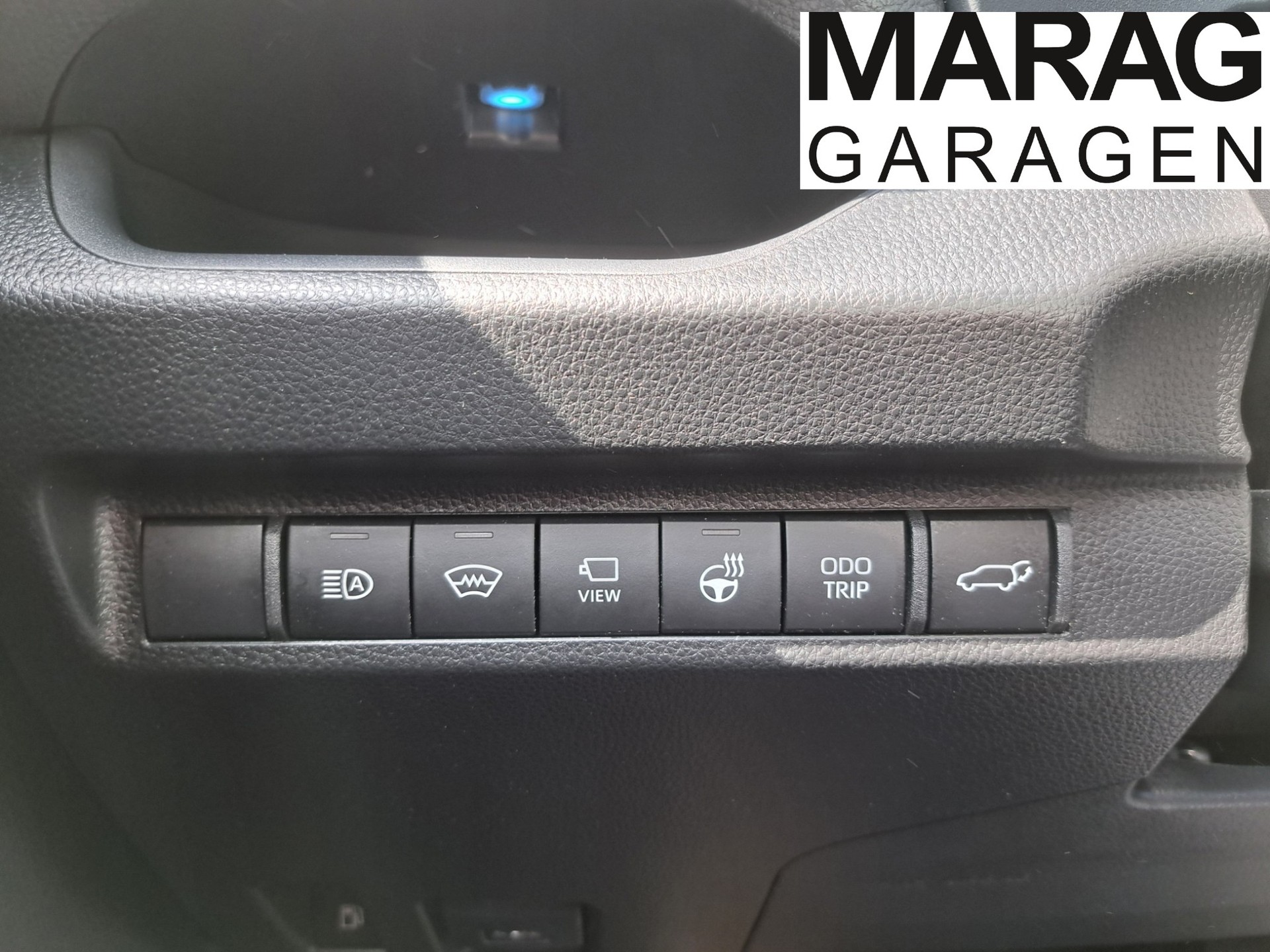 TOYOTA RAV-4 2.5 PHEV Platinum e-CVT 4WD-image-13