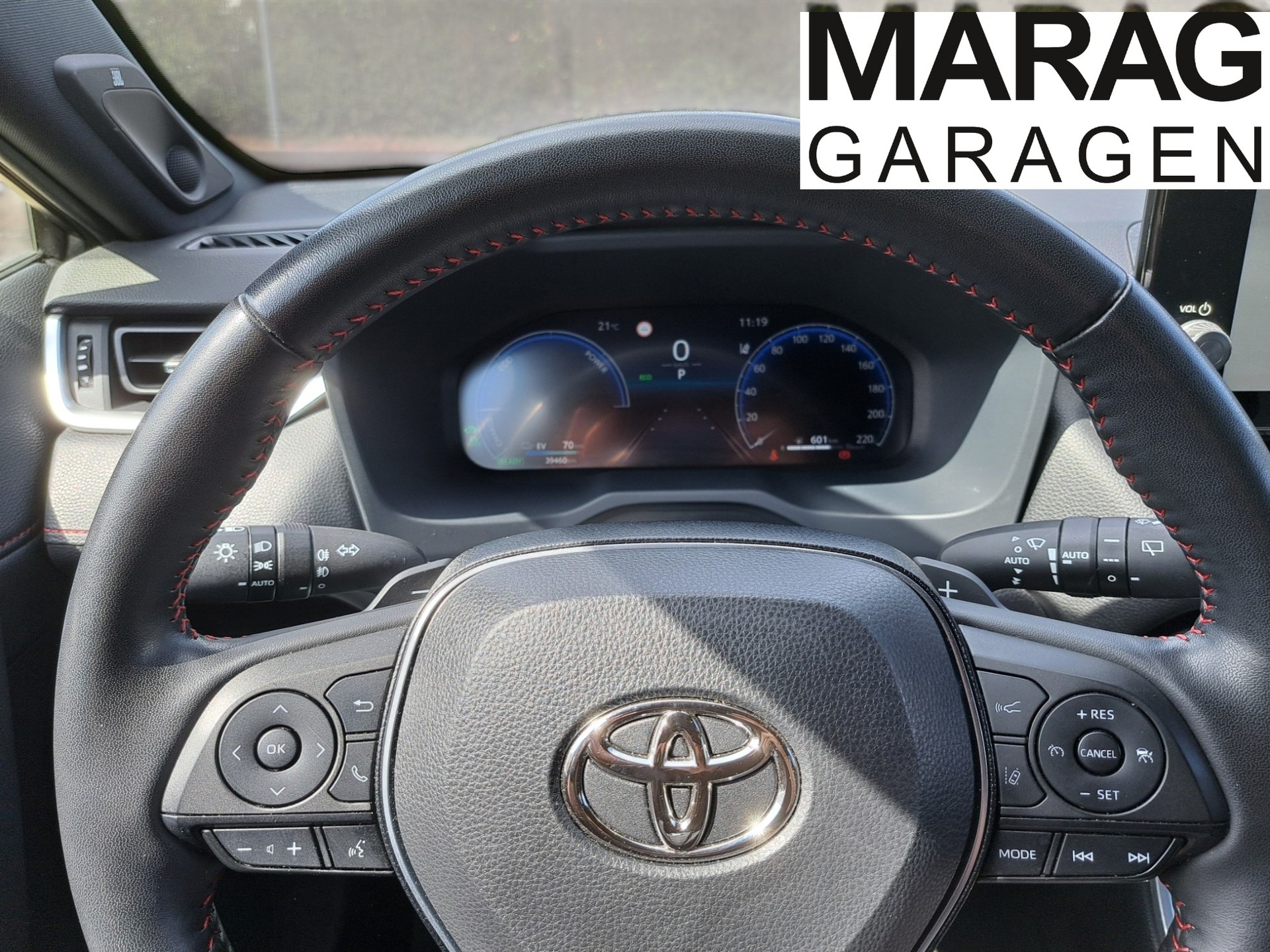 TOYOTA RAV-4 2.5 PHEV Platinum e-CVT 4WD-image-10