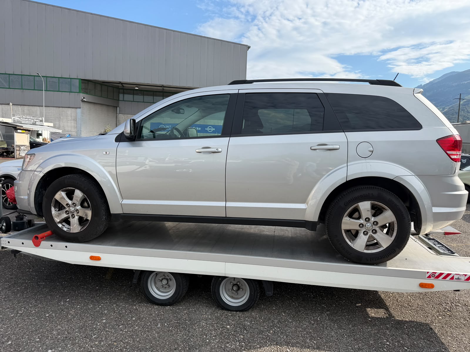 DODGE Journey 2.0 CRD SXT Automatic-image-3