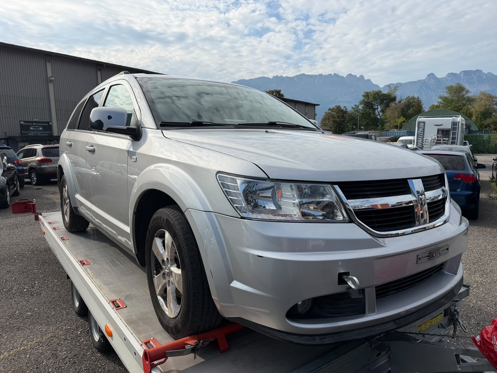 DODGE Journey 2.0 CRD SXT Automatic-image-1