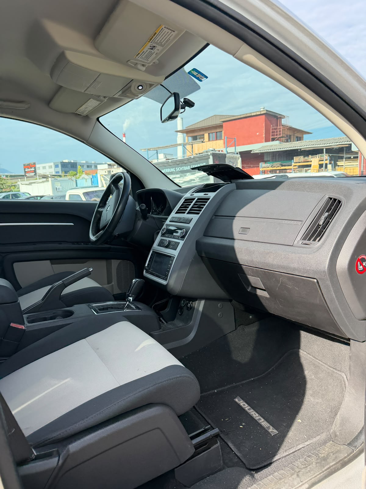 DODGE Journey 2.0 CRD SXT Automatic-image-11