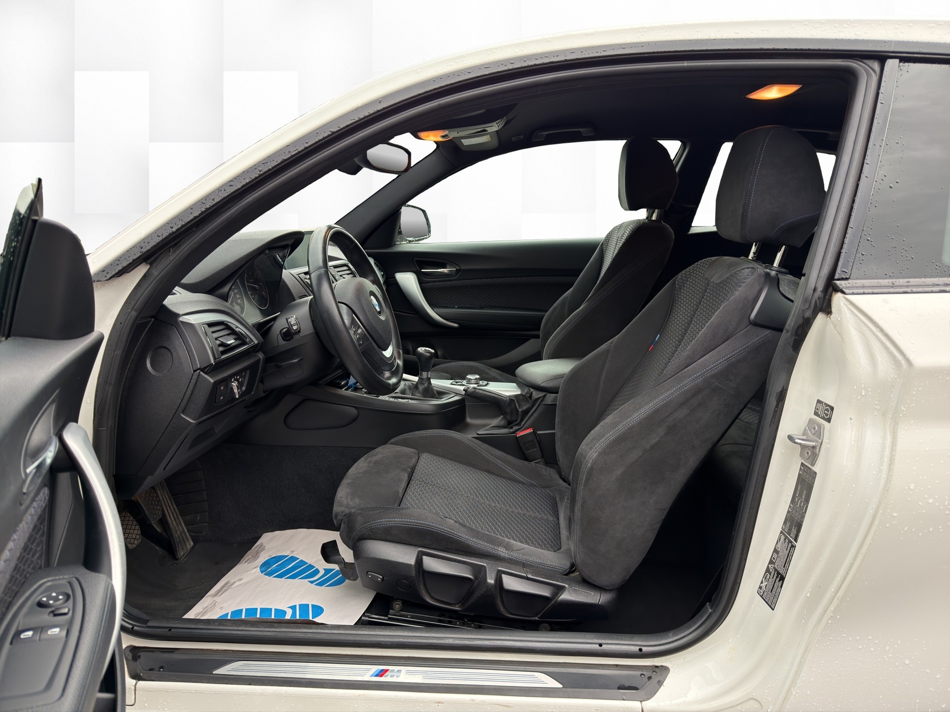 BMW 120d xDrive M Sport-image-8