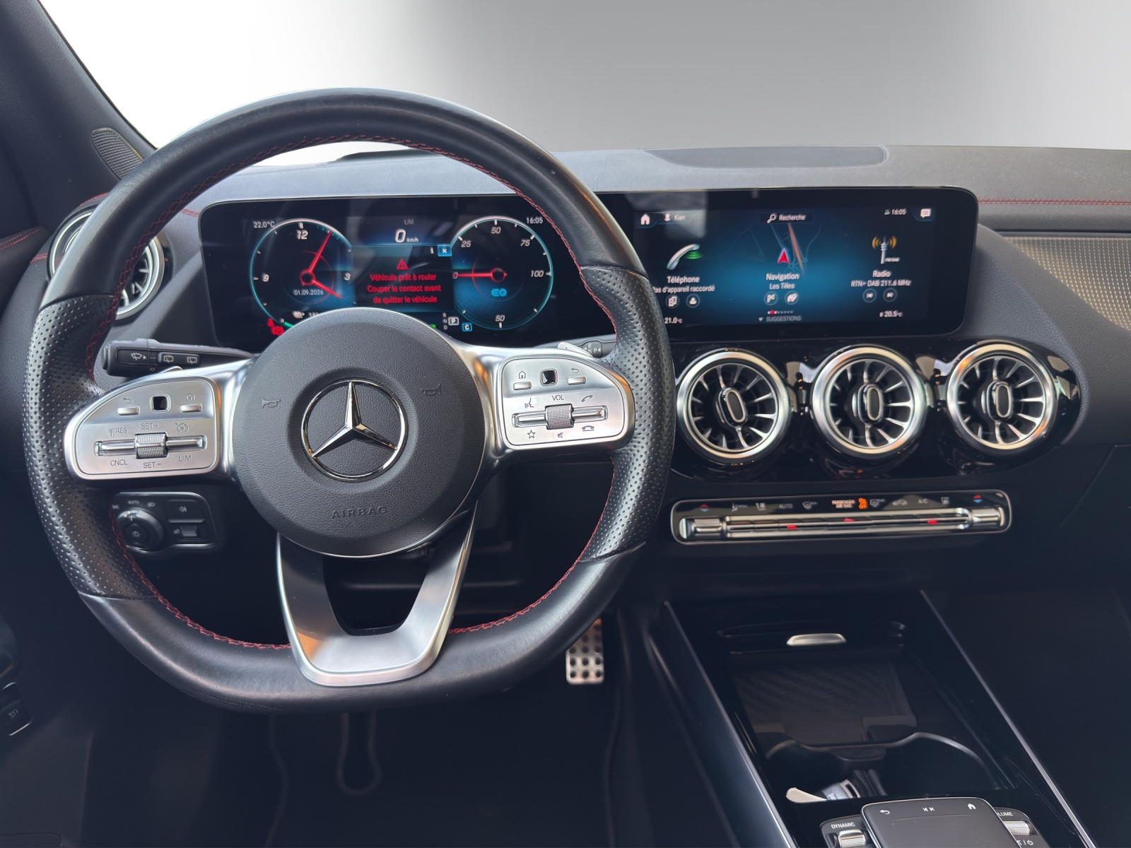MERCEDES-BENZ EQA 300 AMG Line 4Matic-image-11