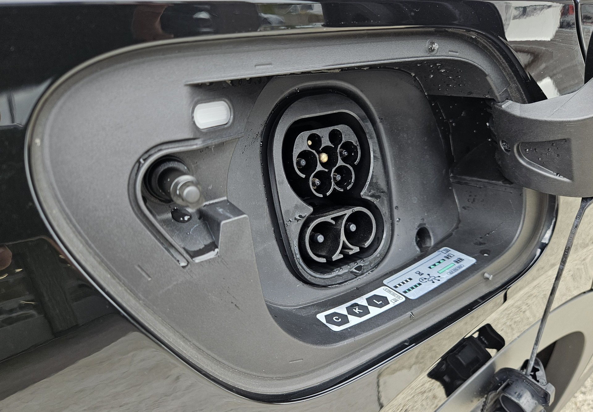 VW ID.4 Pro United 77 kWh 4 Motion mit Anhängerkupplung und Wärmepumpe-image-8