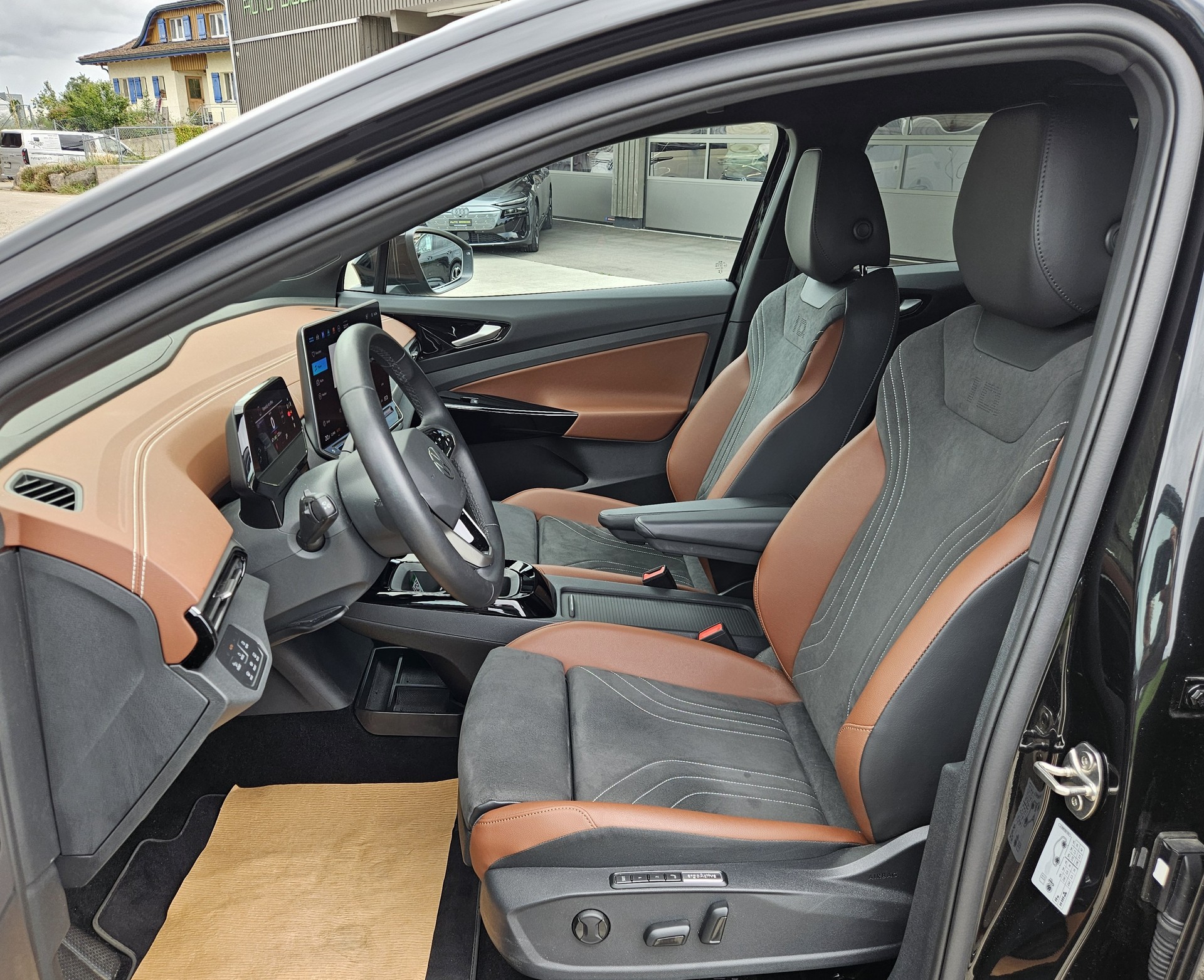 VW ID.4 Pro United 77 kWh 4 Motion mit Anhängerkupplung und Wärmepumpe-image-10