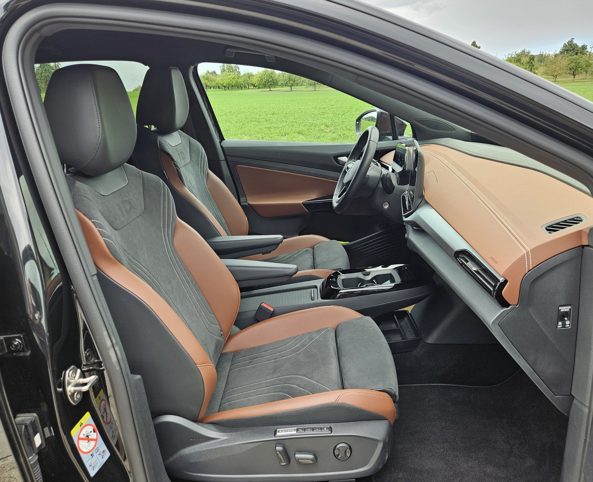 VW ID.4 Pro United 77 kWh 4 Motion mit Anhängerkupplung und Wärmepumpe-image-13