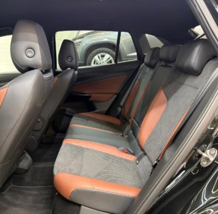 VW ID.4 Pro United 77 kWh 4 Motion mit Anhängerkupplung und Wärmepumpe-image-9