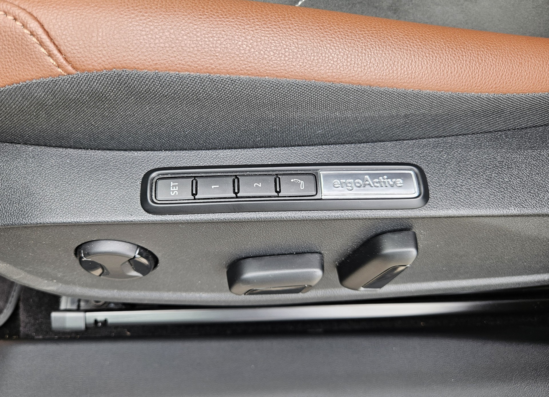 VW ID.4 Pro United 77 kWh 4 Motion mit Anhängerkupplung und Wärmepumpe-image-11