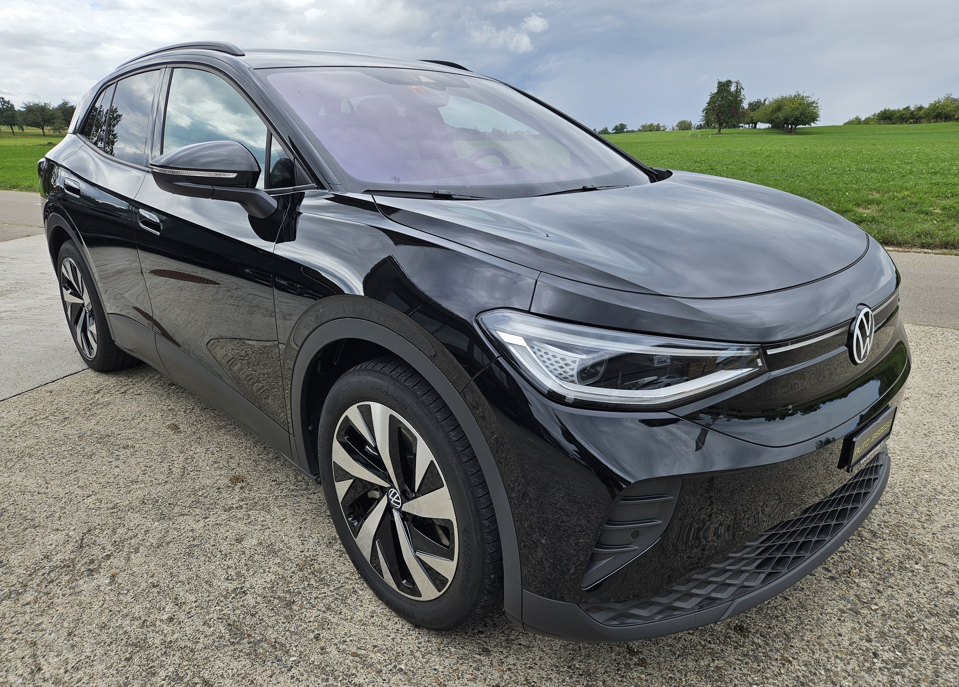 VW ID.4 Pro United 77 kWh 4 Motion mit Anhängerkupplung und Wärmepumpe-image-0