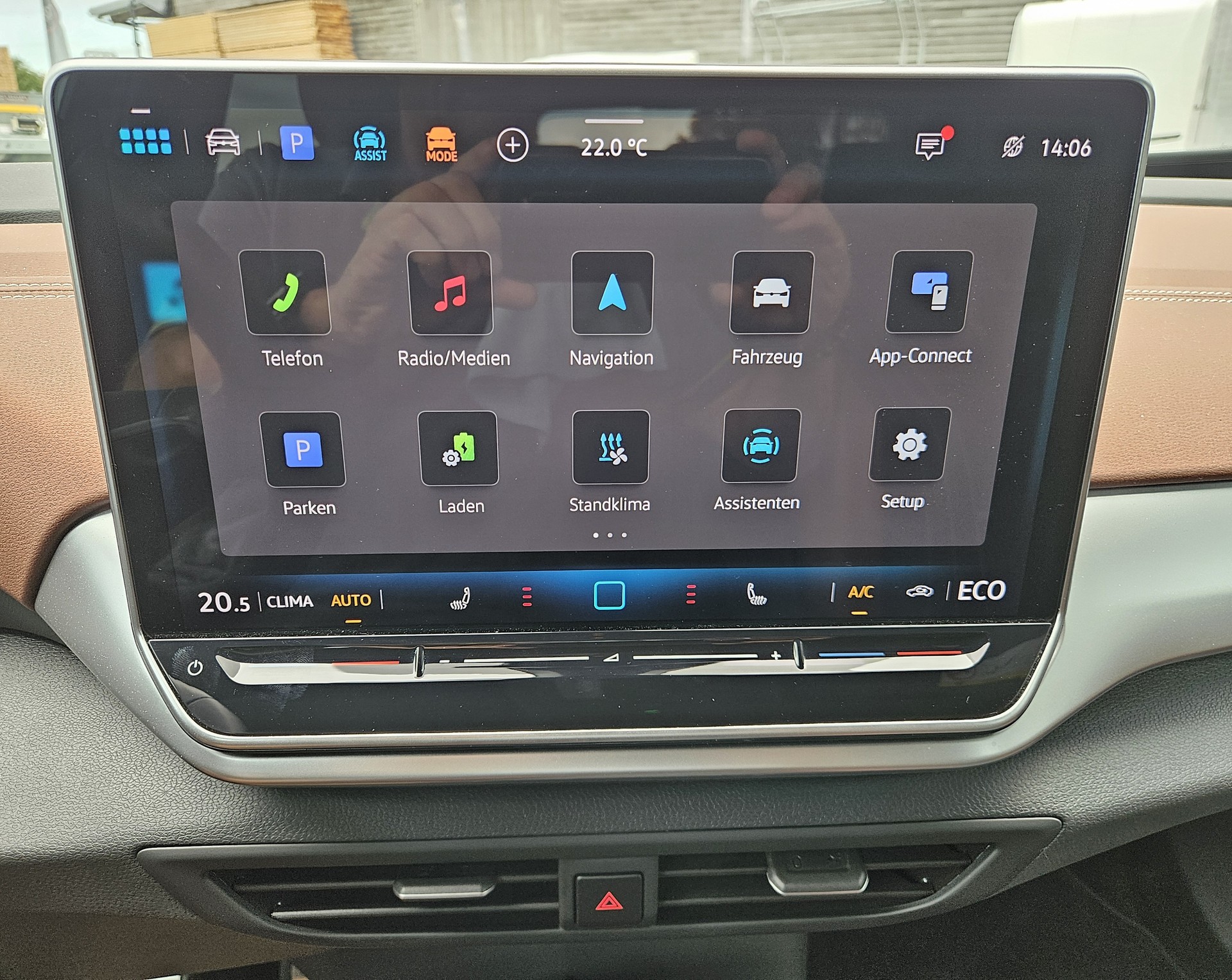 VW ID.4 Pro United 77 kWh 4 Motion mit Anhängerkupplung und Wärmepumpe-image-16