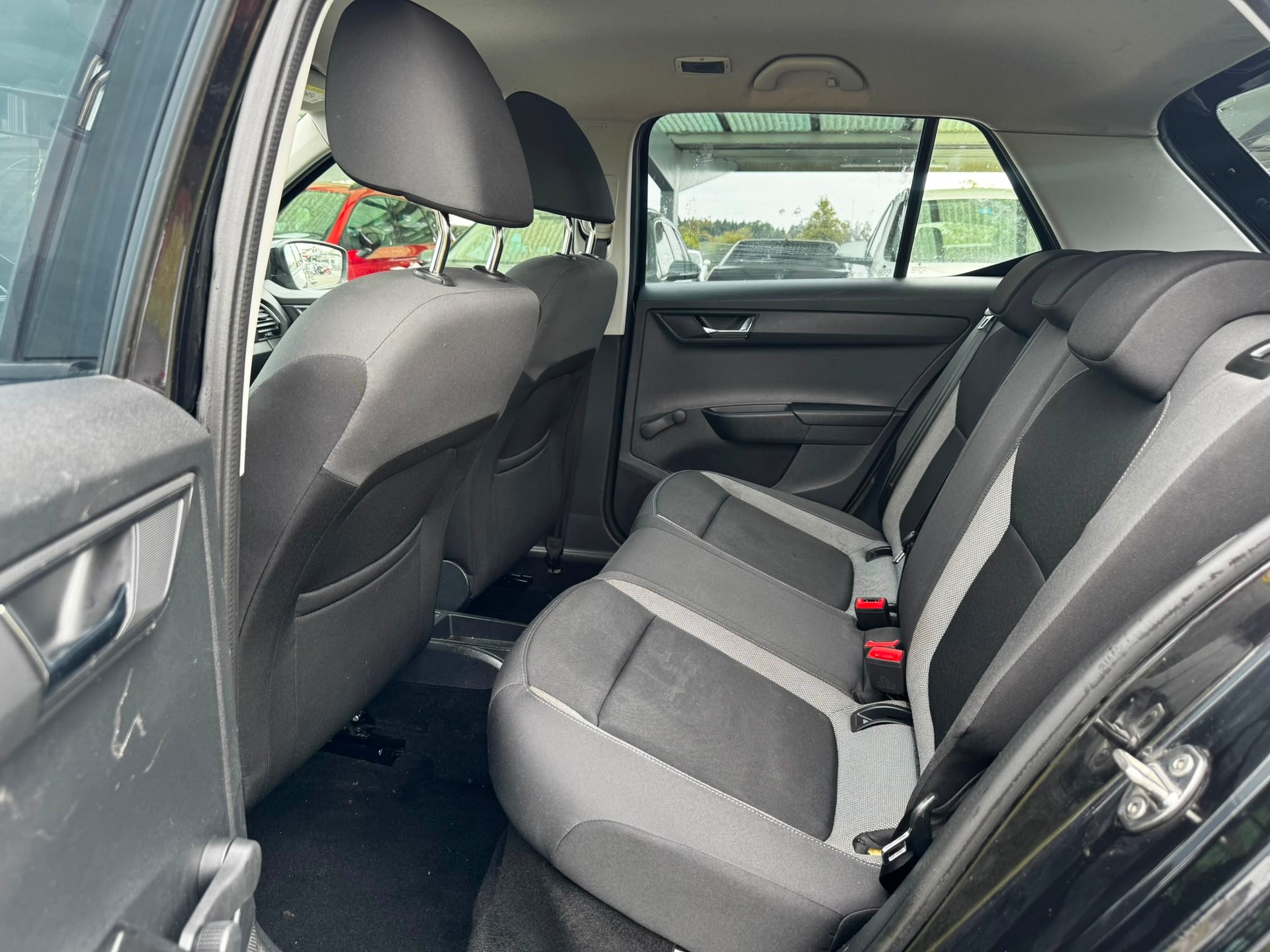 SKODA Fabia 1.0 TSI Advantage DSG-image-9