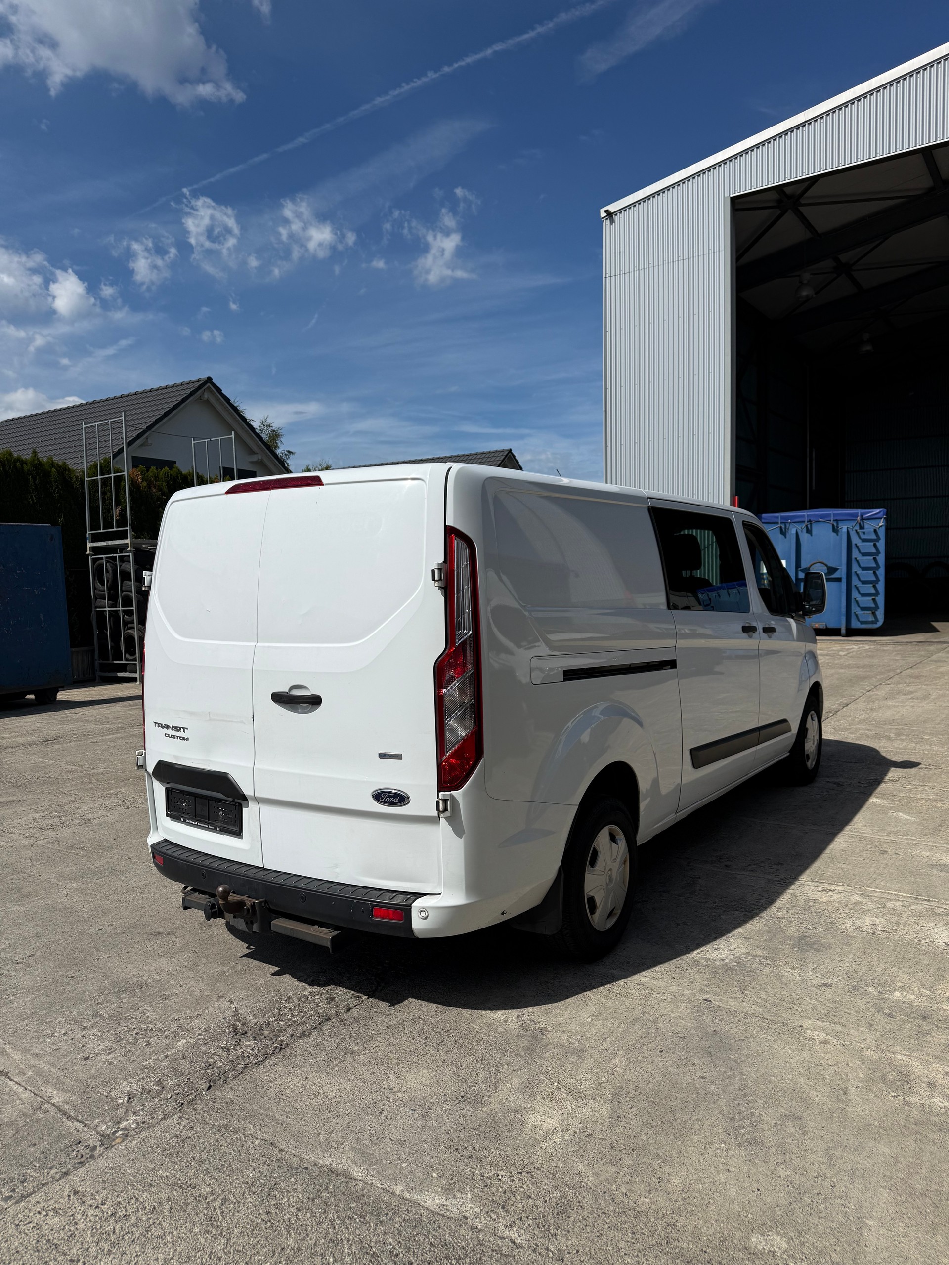 FORD Transit Custom Van 300 L2H1 DK Trend-image-4