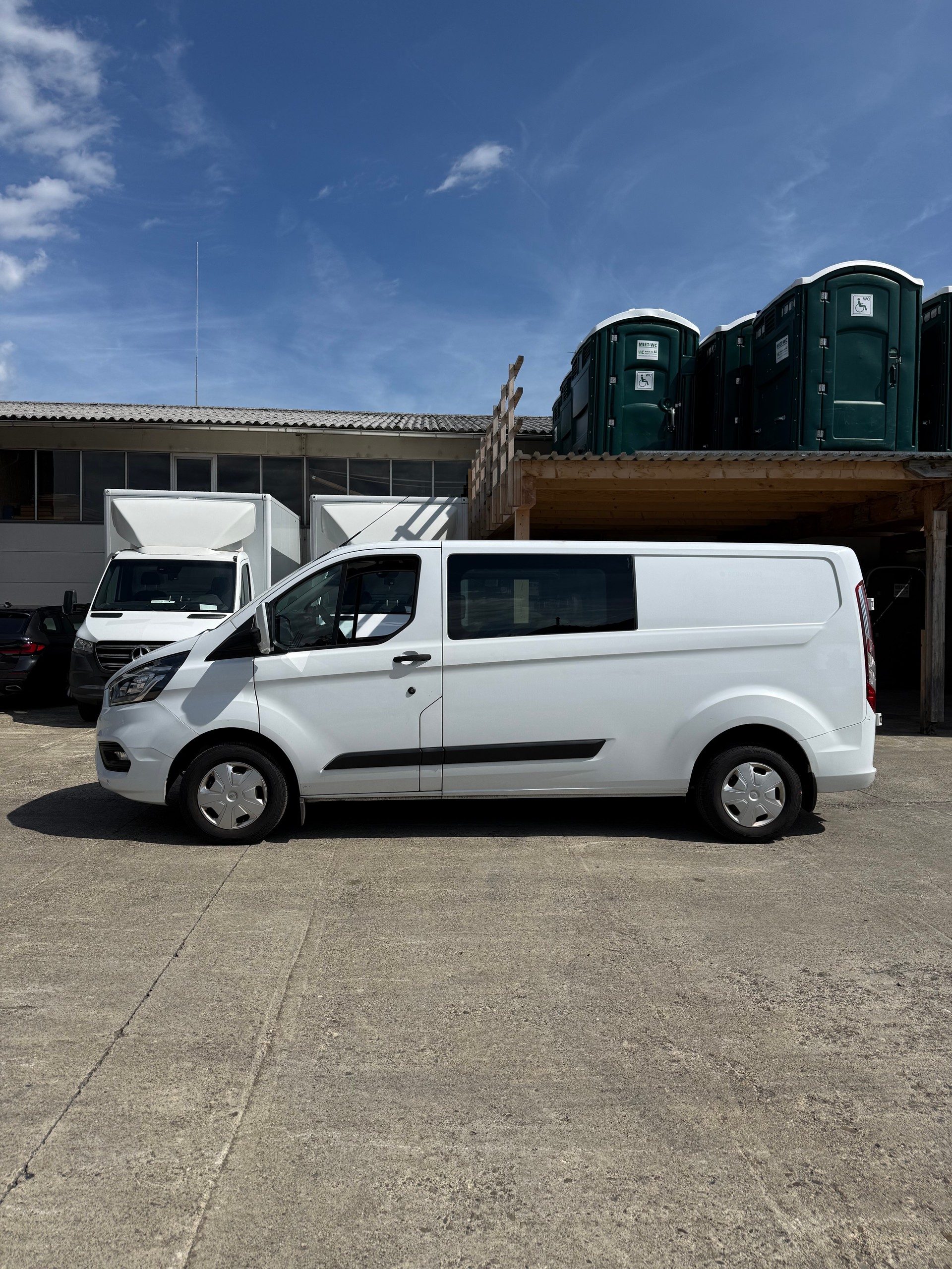 FORD Transit Custom Van 300 L2H1 DK Trend-image-2