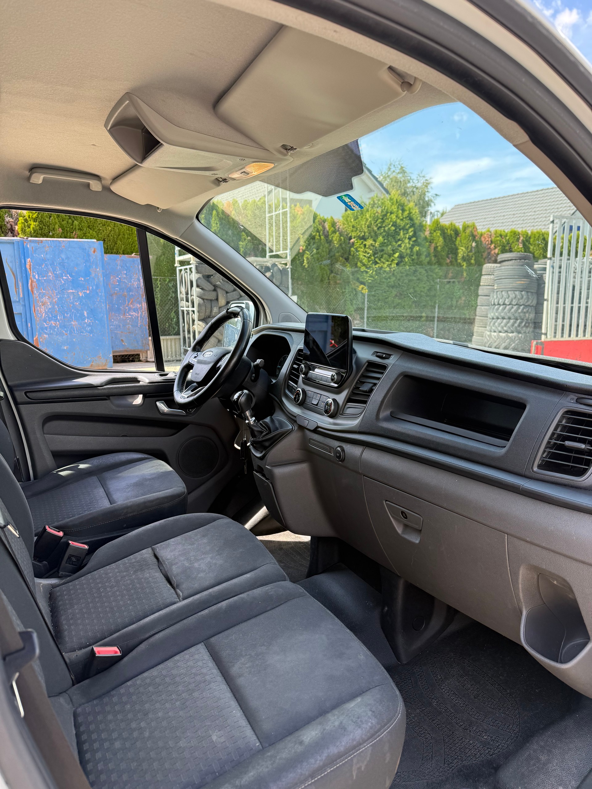 FORD Transit Custom Van 300 L2H1 DK Trend-image-6