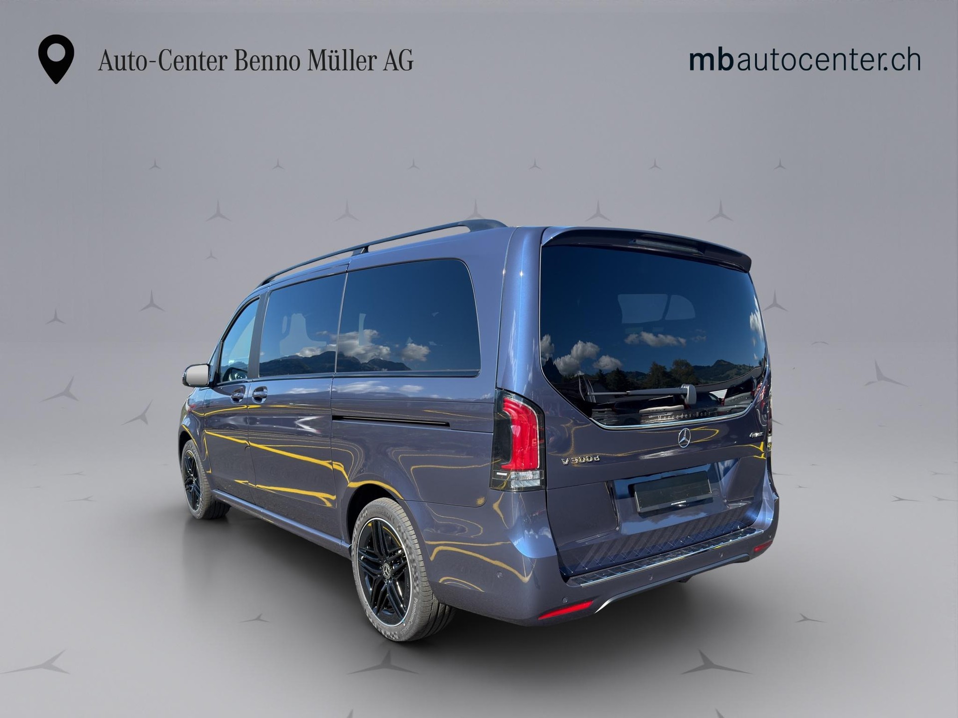 MERCEDES-BENZ V 300 d Exclusive lang Van-image-2