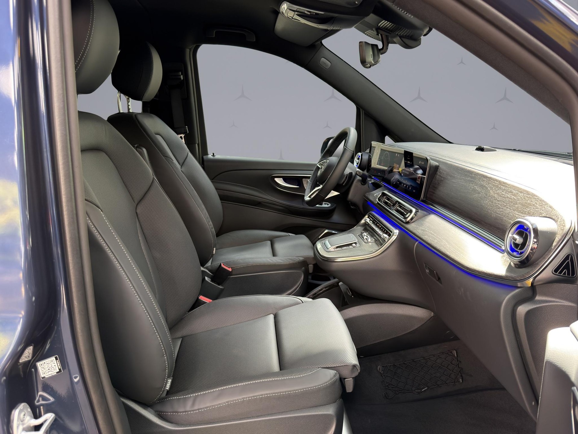 MERCEDES-BENZ V 300 d Exclusive lang Van-image-15