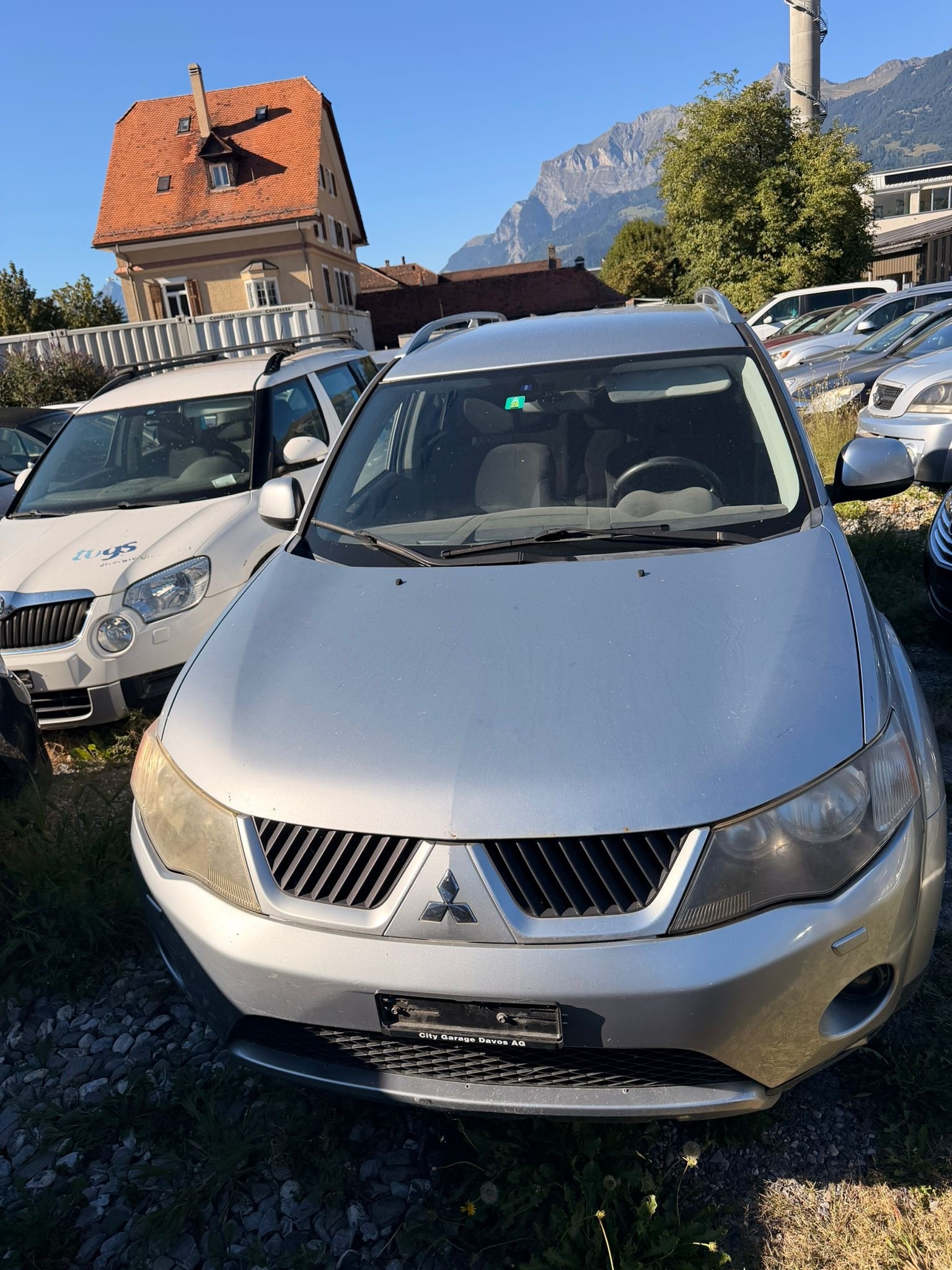 MITSUBISHI Outlander 2.4 Intense 4WD CVT-image-2