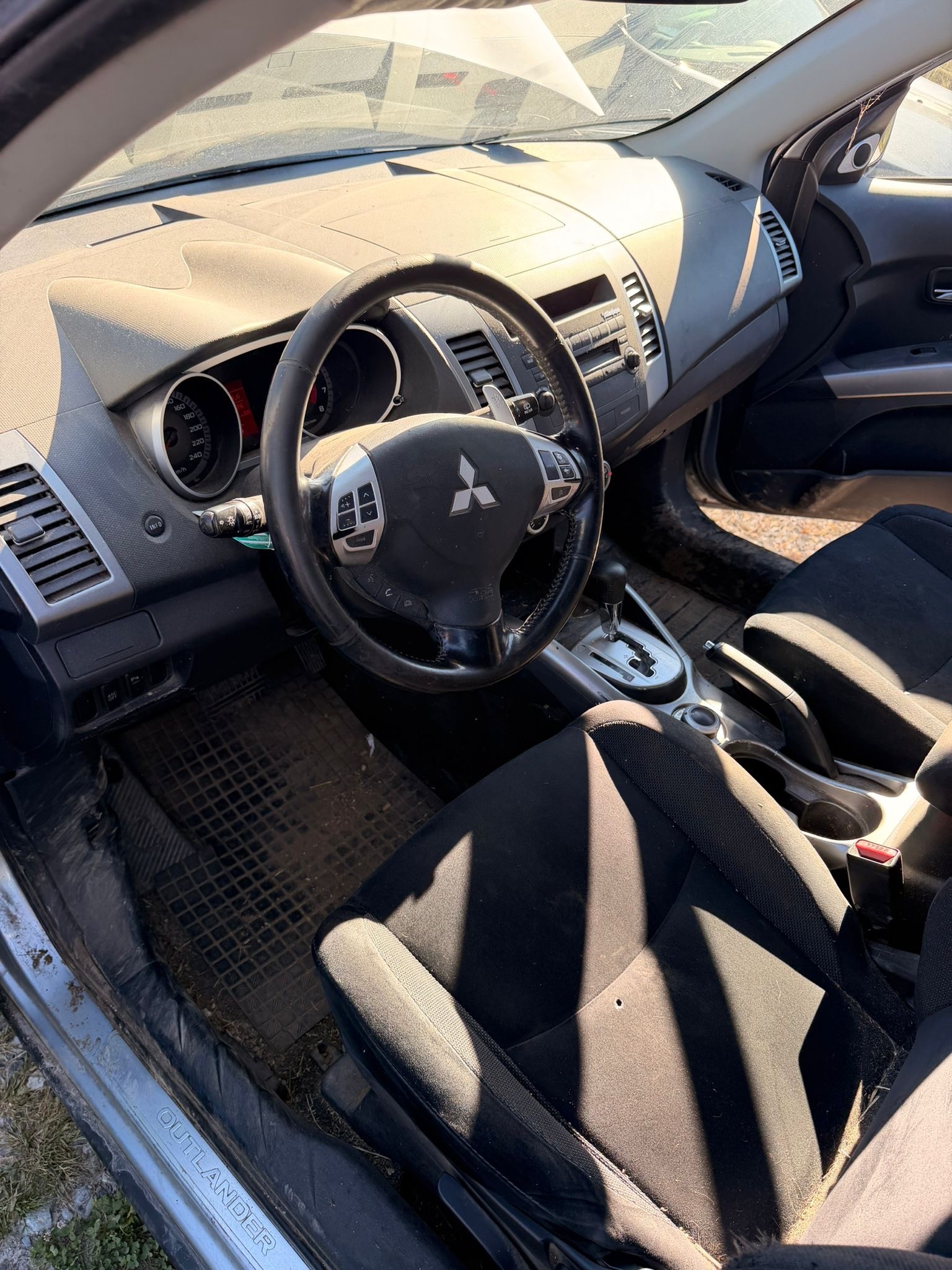 MITSUBISHI Outlander 2.4 Intense 4WD CVT-image-15