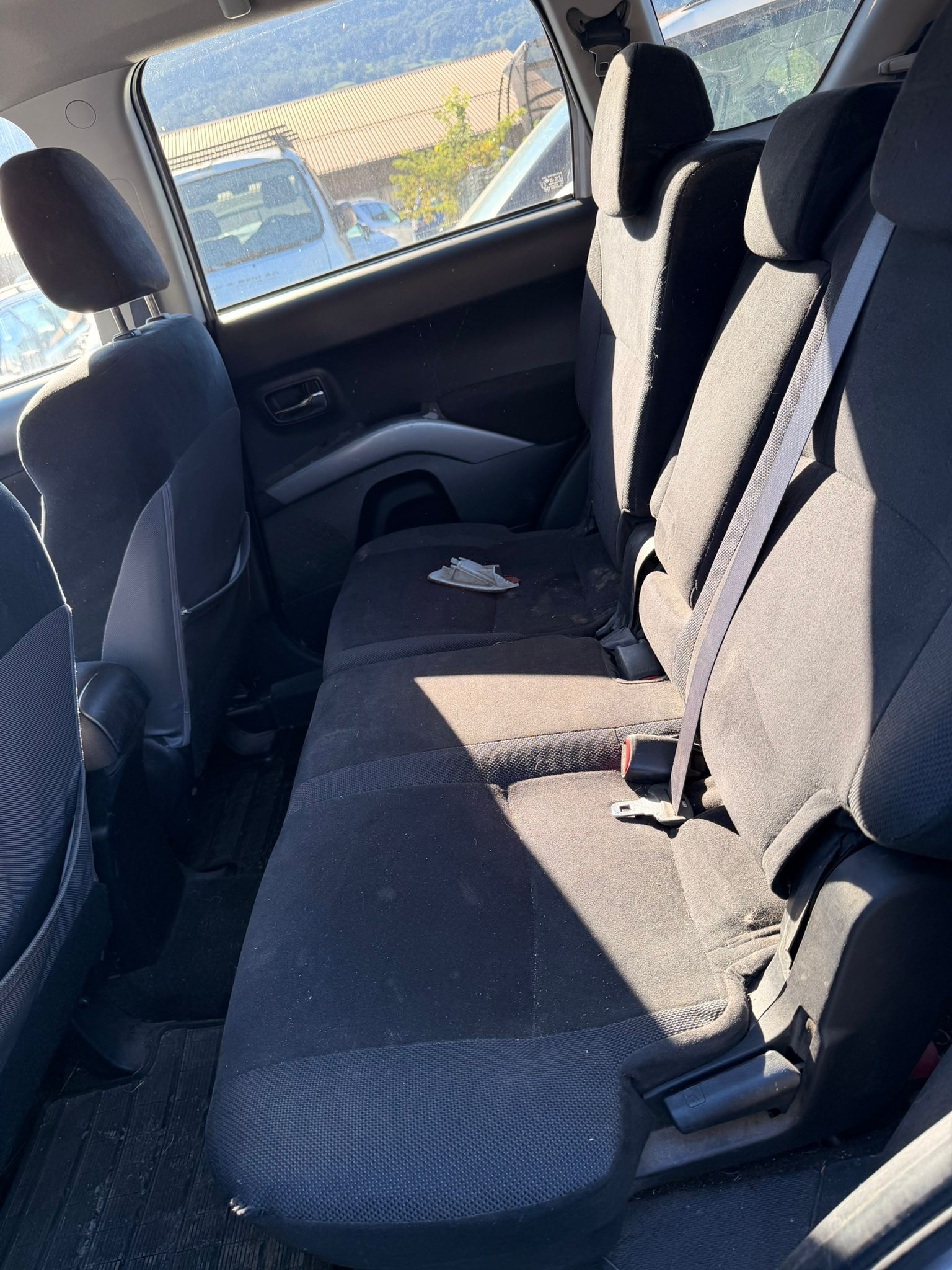 MITSUBISHI Outlander 2.4 Intense 4WD CVT-image-14