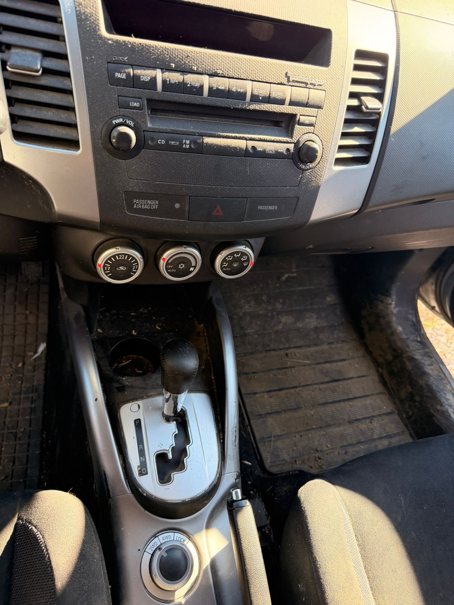 MITSUBISHI Outlander 2.4 Intense 4WD CVT-image-13
