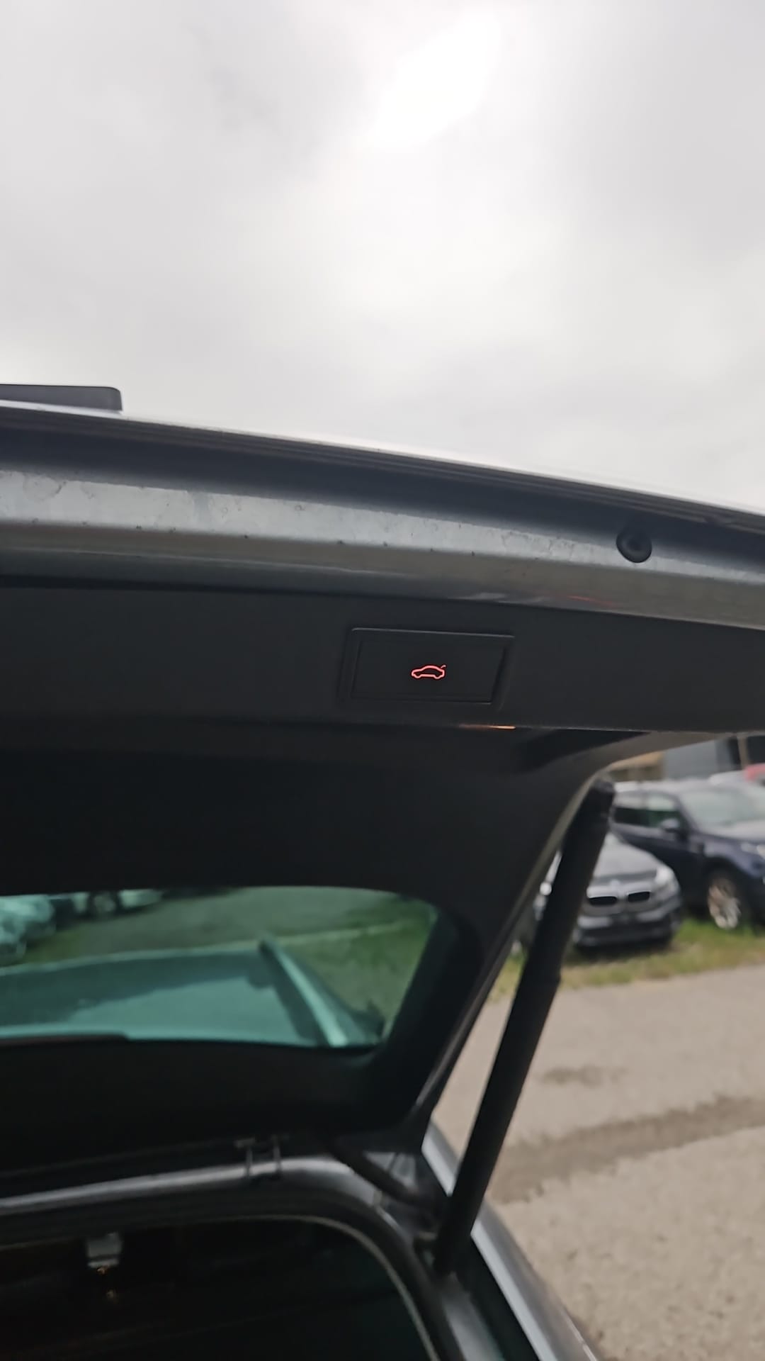 SKODA Superb Combi 2.0 TSI SportLine+ DSG-image-15