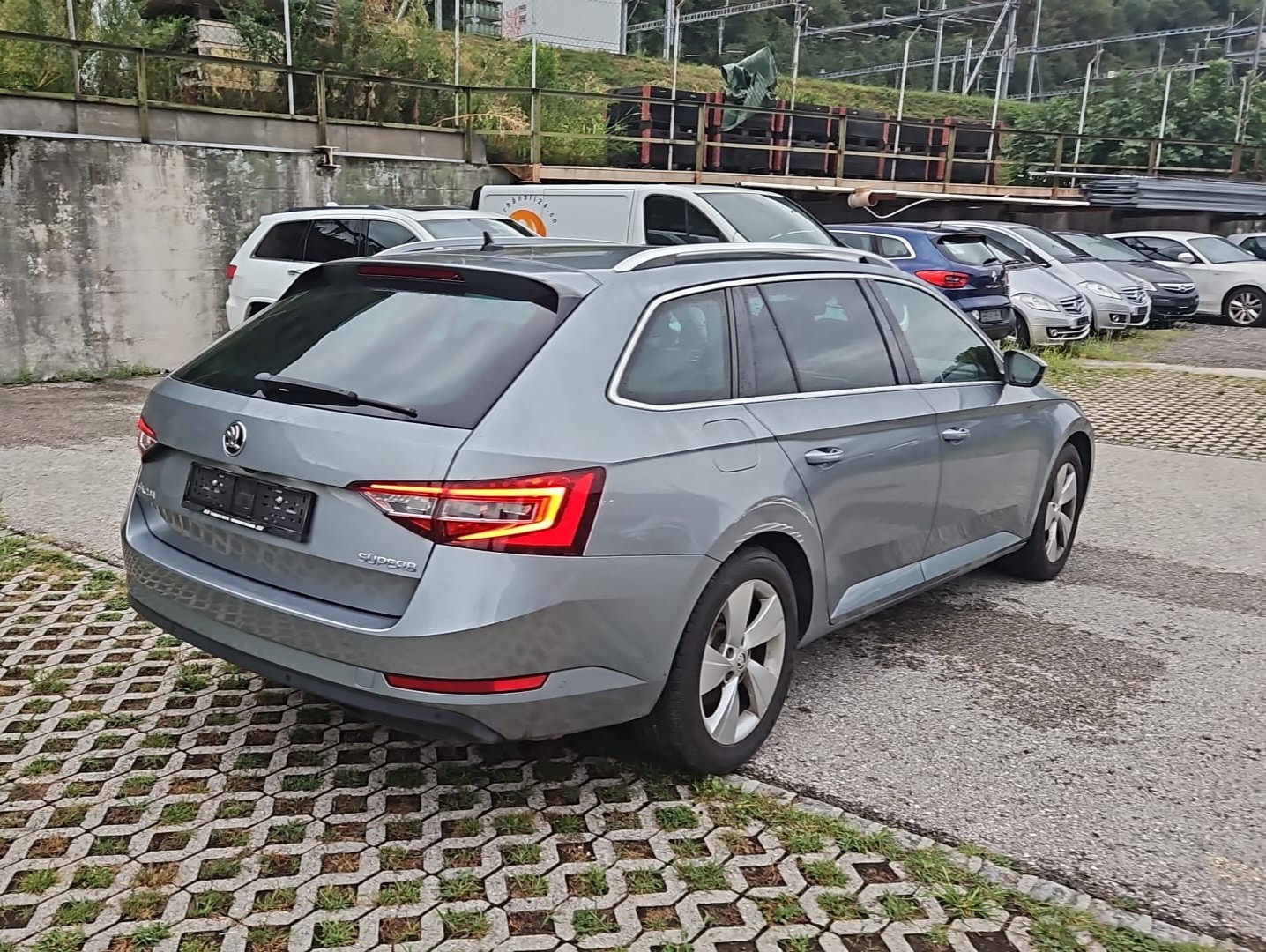 SKODA Superb Combi 2.0 TSI SportLine+ DSG-image-5