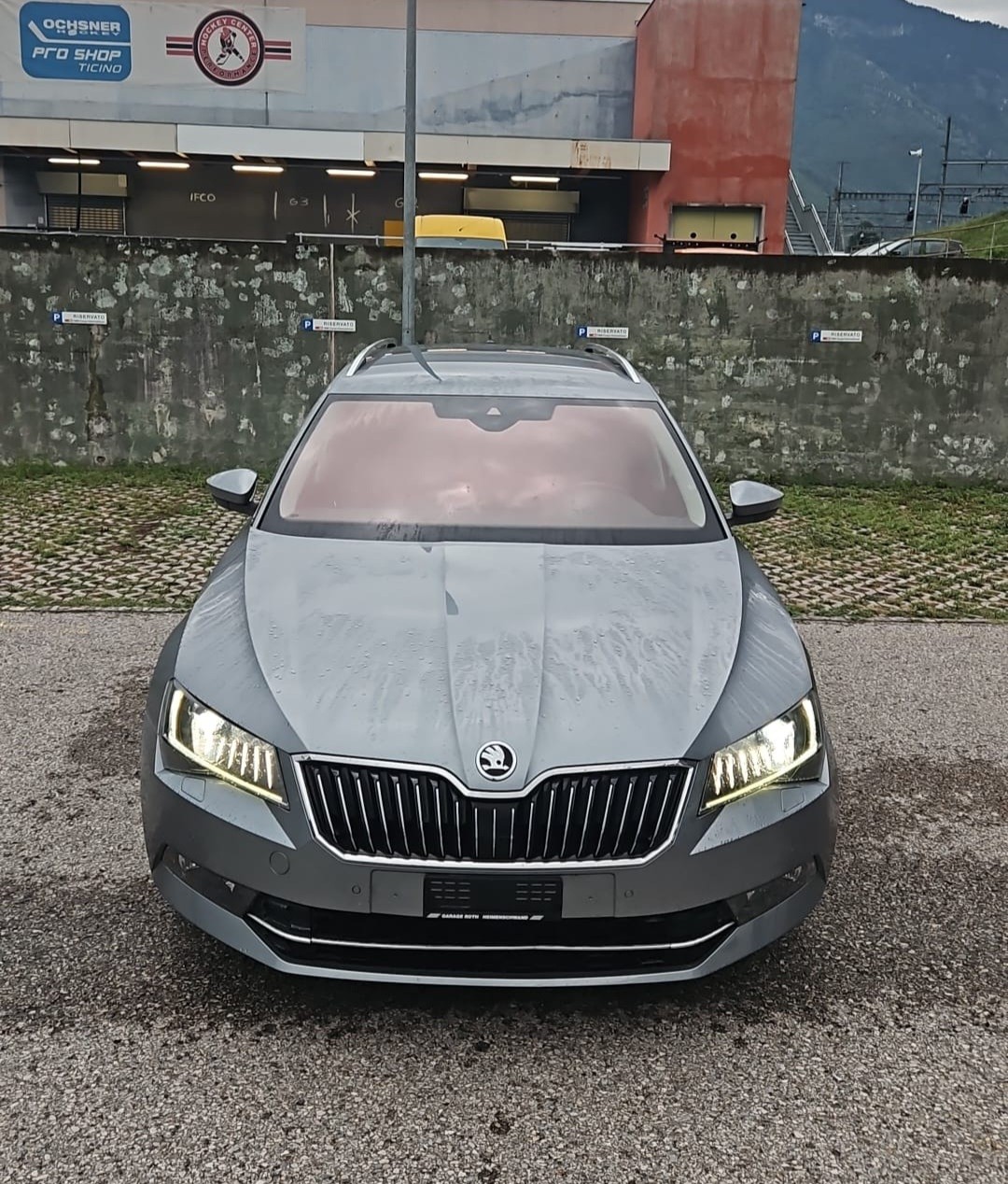 SKODA Superb Combi 2.0 TSI SportLine+ DSG-image-0