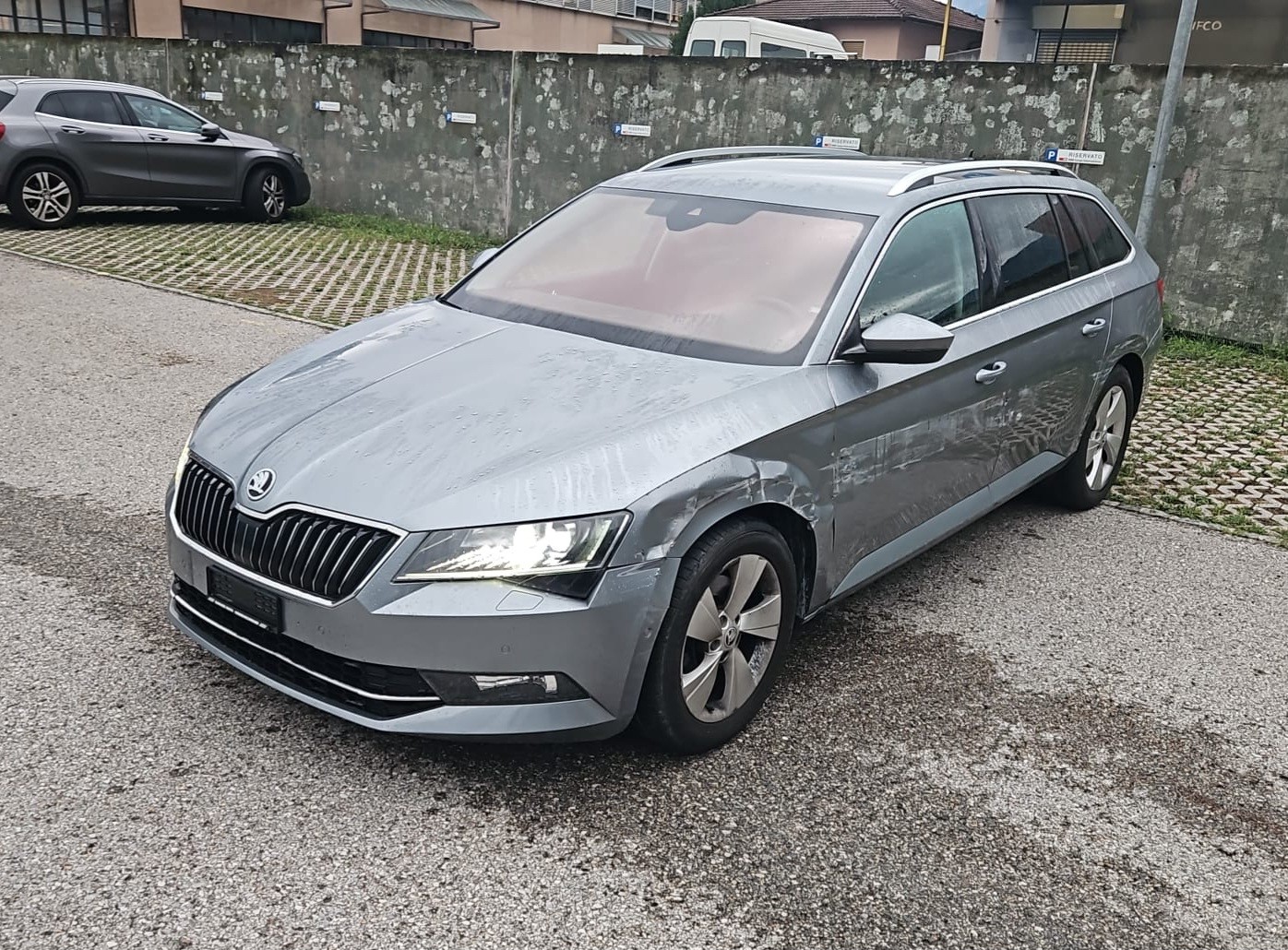 SKODA Superb Combi 2.0 TSI SportLine+ DSG-image-1