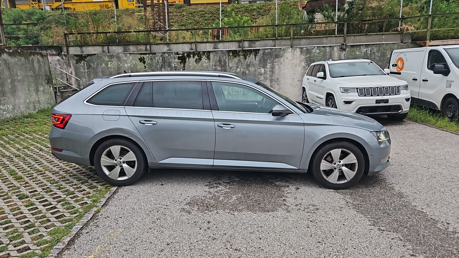 SKODA Superb Combi 2.0 TSI SportLine+ DSG-image-6