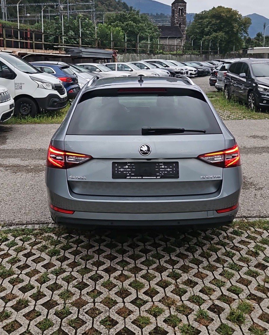 SKODA Superb Combi 2.0 TSI SportLine+ DSG-image-4