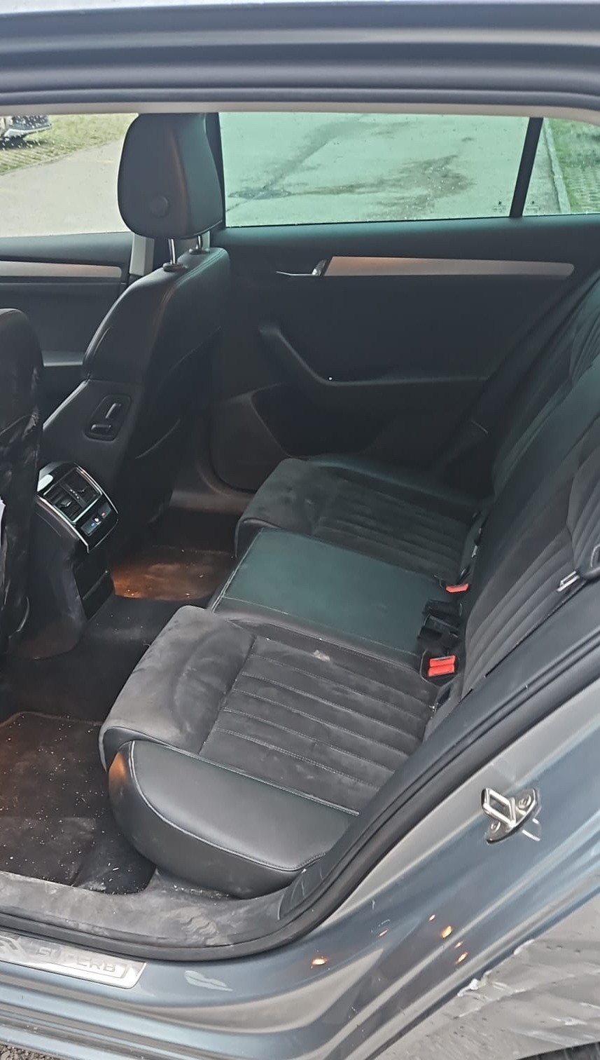 SKODA Superb Combi 2.0 TSI SportLine+ DSG-image-12