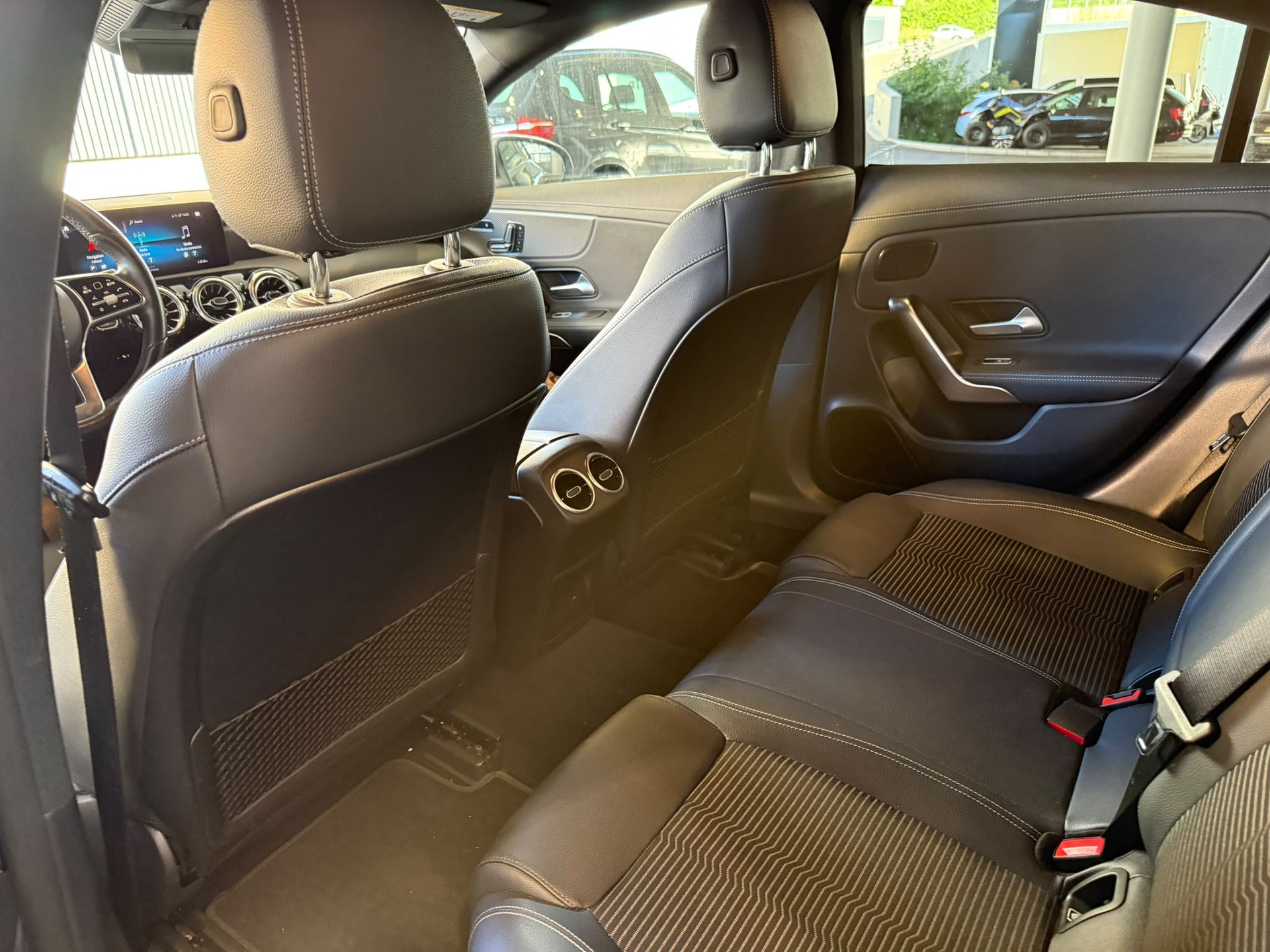 MERCEDES-BENZ CLA 220 d 4MATIC Coupé Swiss Star Progressive-image-7