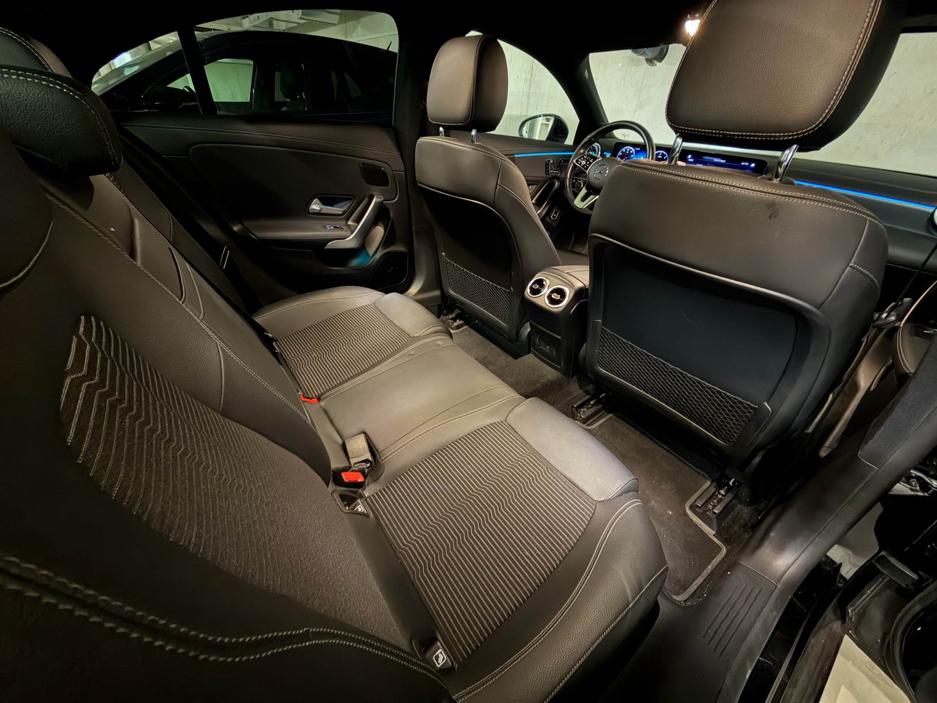 MERCEDES-BENZ CLA 220 d 4MATIC Coupé Swiss Star Progressive-image-17